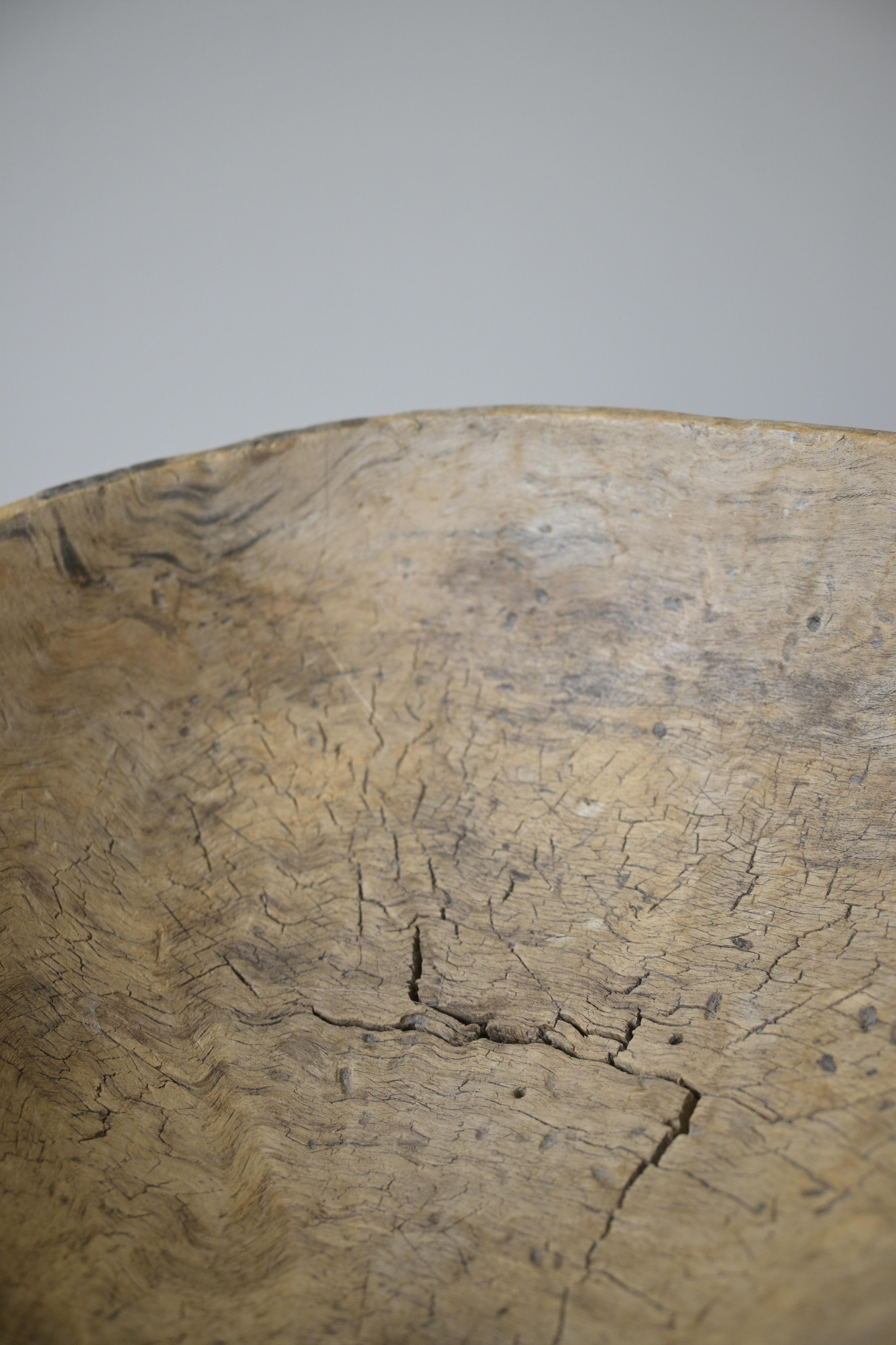 Small Swedish Root Bowl early 18th century For Sale 4