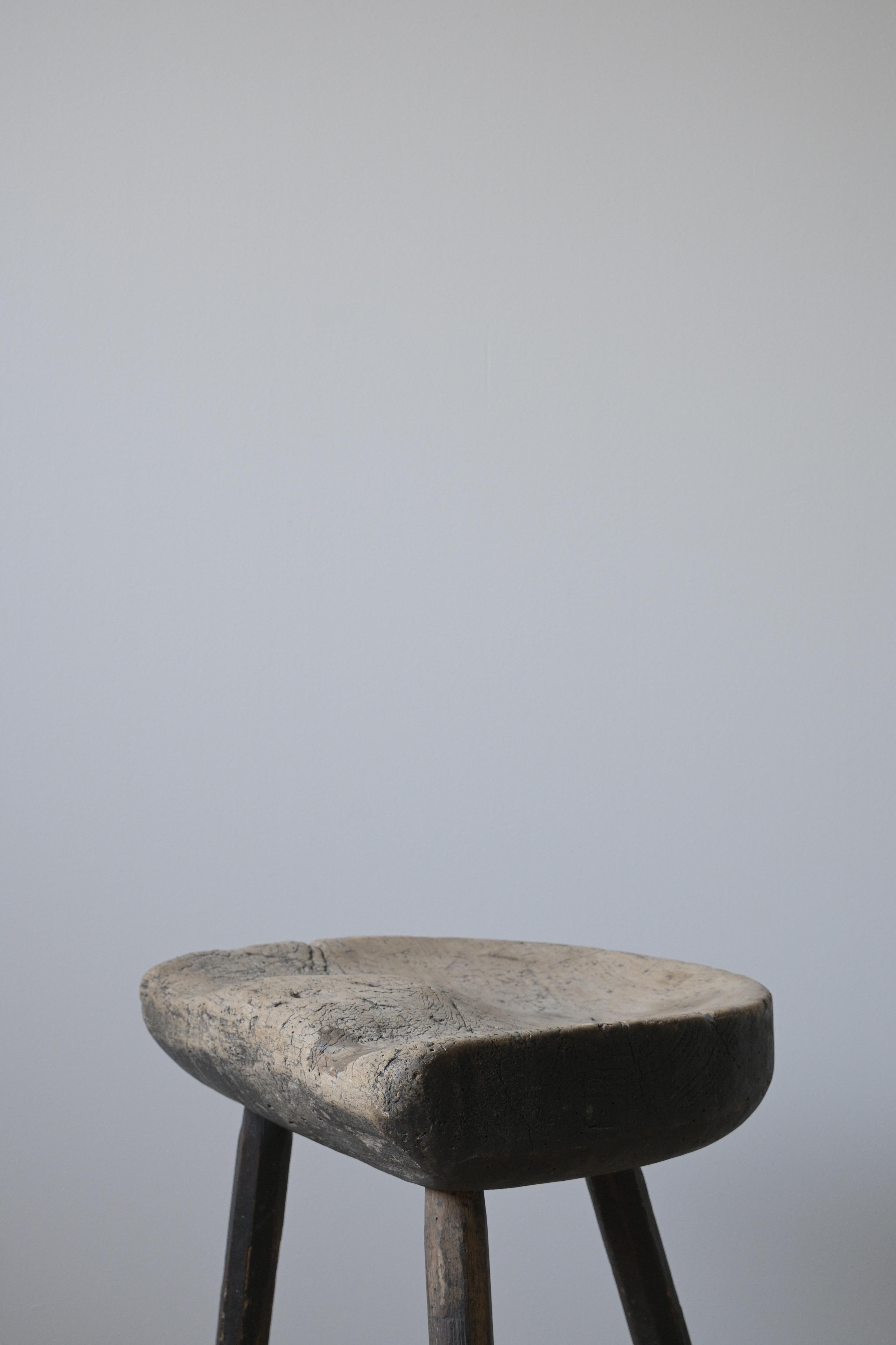 Scandinave moderne Petit tabouret suédois à trois pieds, vers 1780 en vente