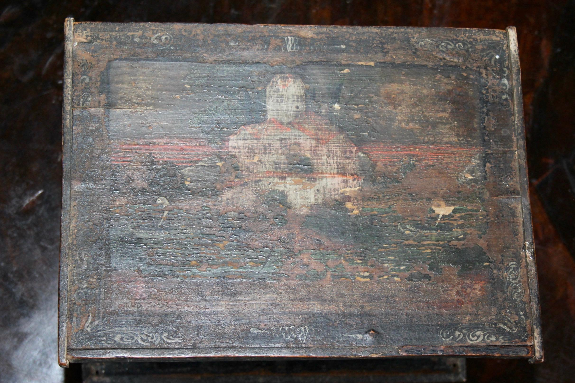 Small Swiss alp painted  cabinet For Sale 4