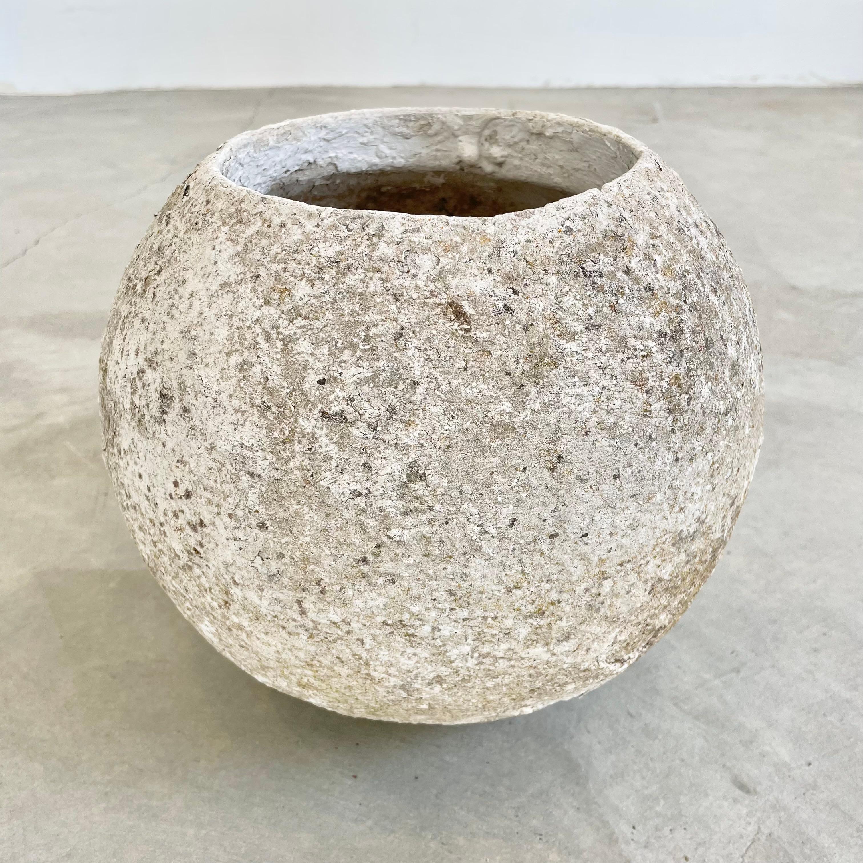 round concrete ball