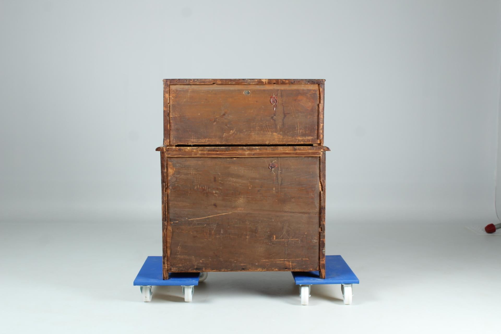 Schreibkommode aus Nussbaumholz, Schweizer Louis XV.-Sekretär, um 1760 im Angebot 12