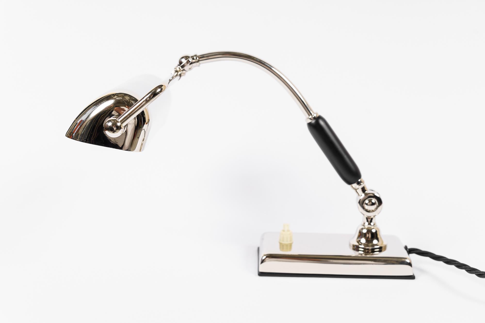 Petite lampe de bureau Art Déco pivotante « Nickel - Plated » Vienne vers les années 1920 en vente 5