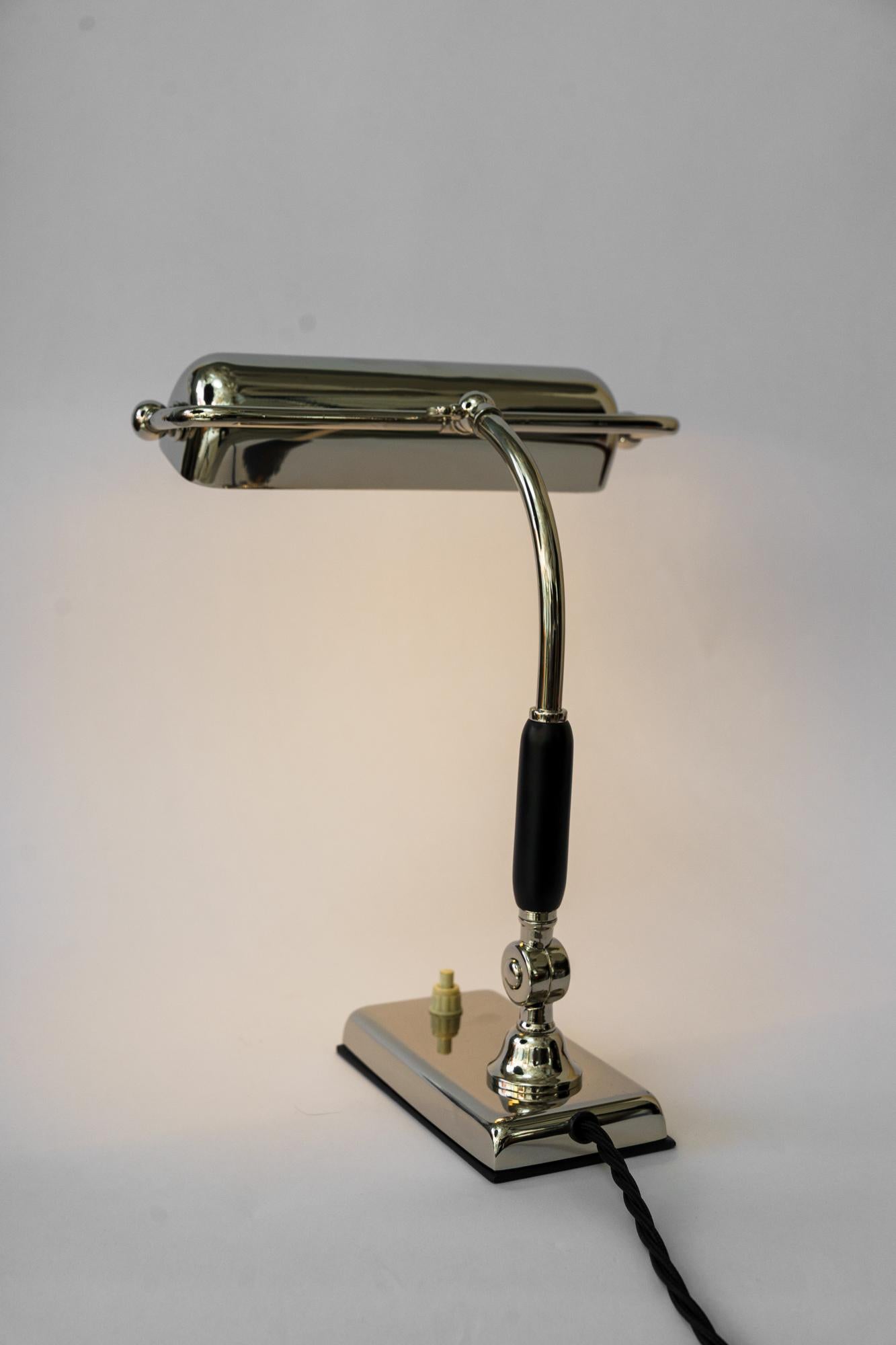 Petite lampe de bureau Art Déco pivotante « Nickel - Plated » Vienne vers les années 1920 en vente 10