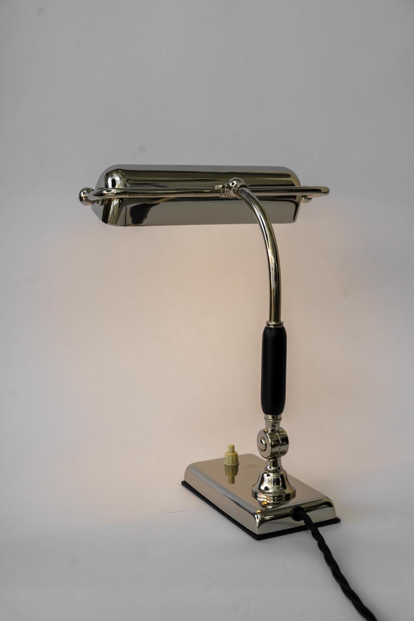 Petite lampe de bureau Art Déco pivotante « Nickel - Plated » Vienne vers les années 1920 en vente 11