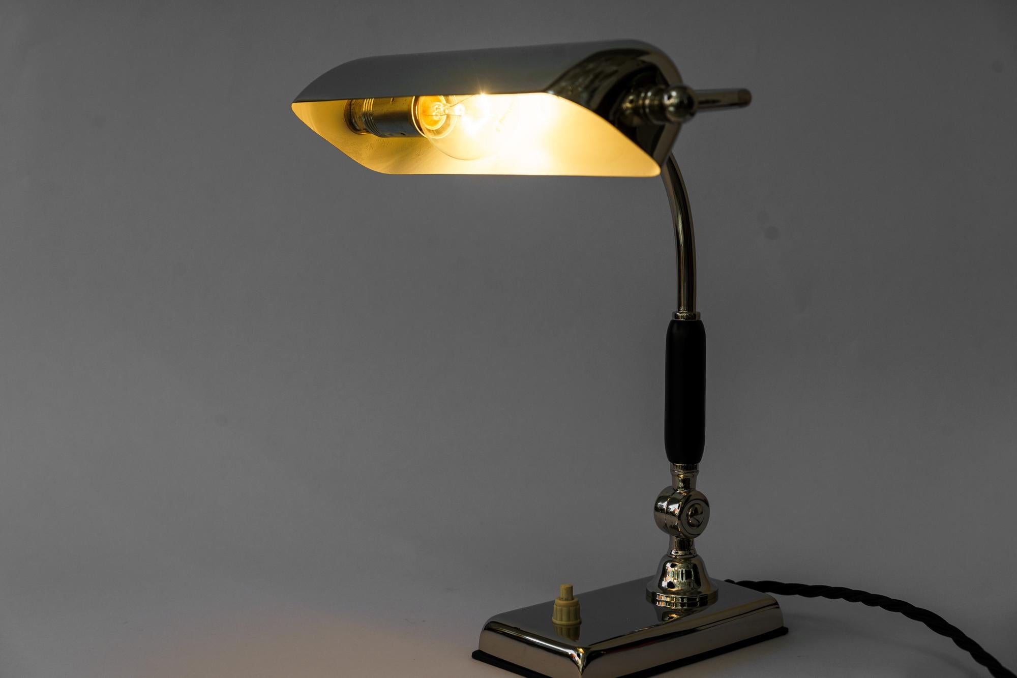 Petite lampe de bureau Art Déco pivotante « Nickel - Plated » Vienne vers les années 1920 en vente 13