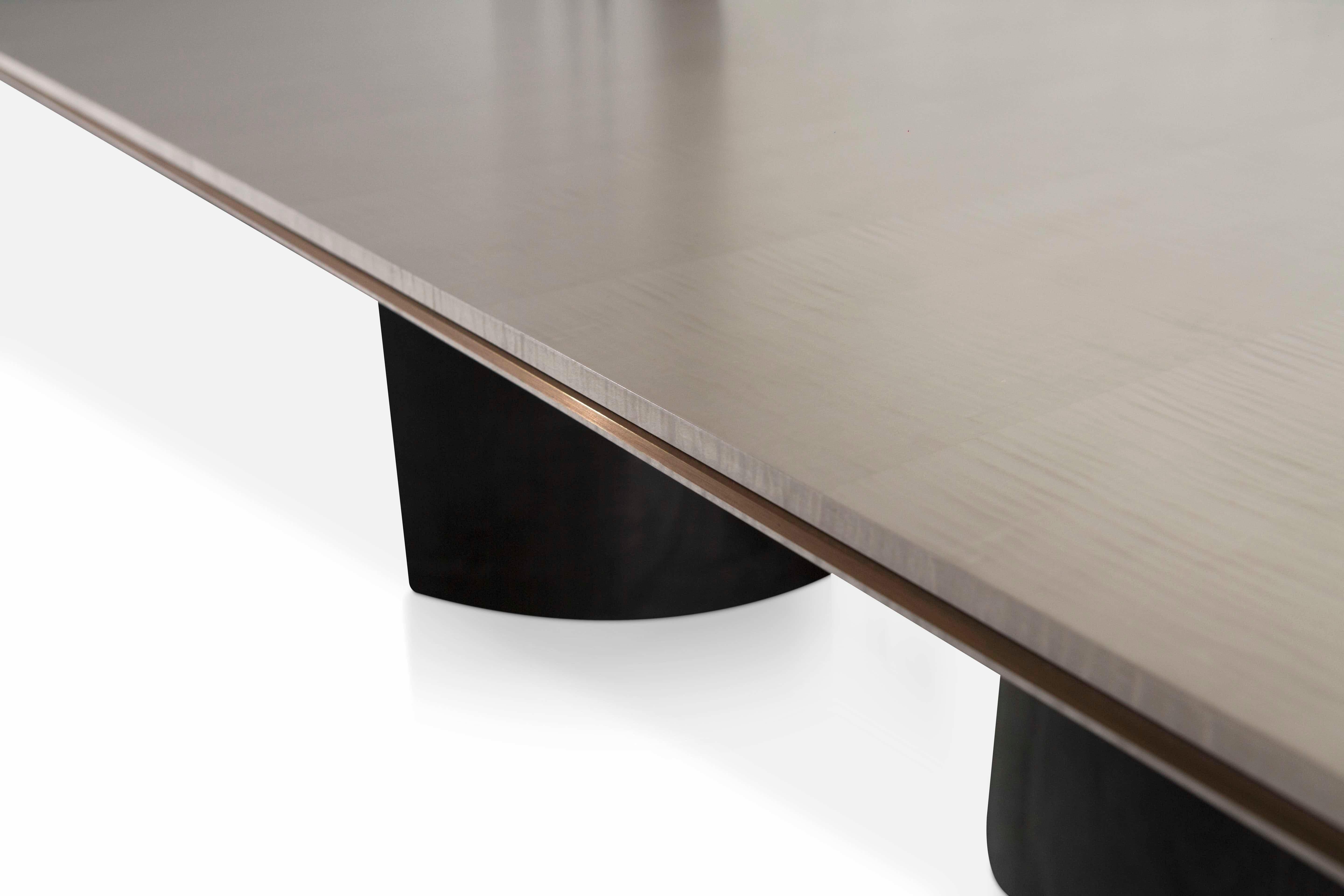 Two-Tone Sycamore Wood Modern Dining Table with Pedestals In New Condition For Sale In London, GB