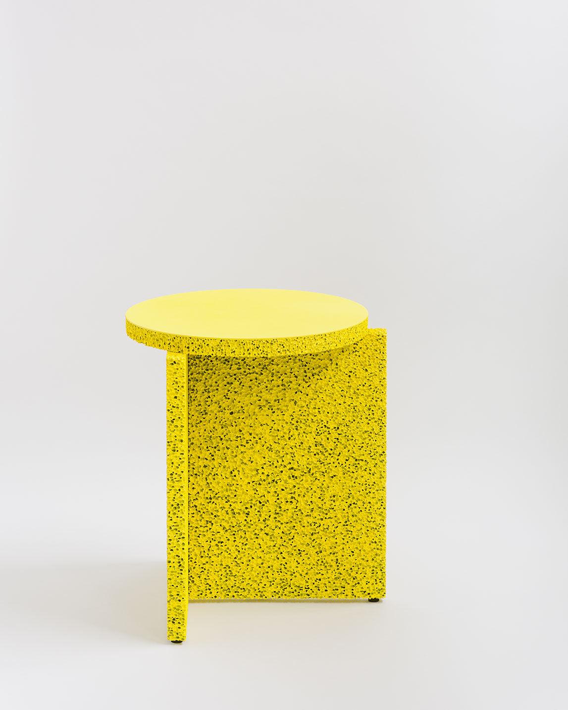 Postmoderne Petite table en éponge de cuisine synthétique par Calen Knauf en vente