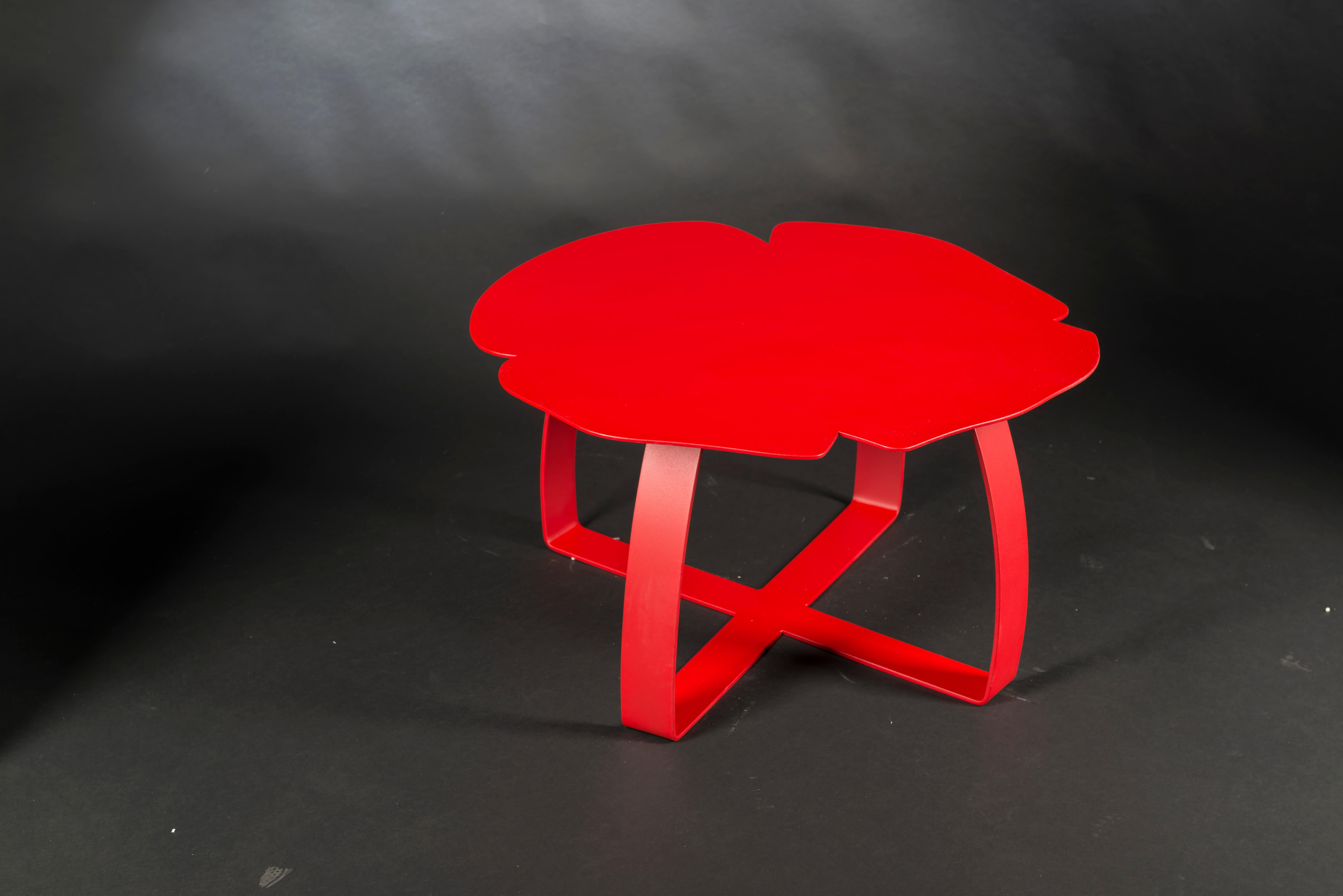 Painted Small Table Andy Iron Low, Flower Shape, Lacquered Iron, Italy For Sale