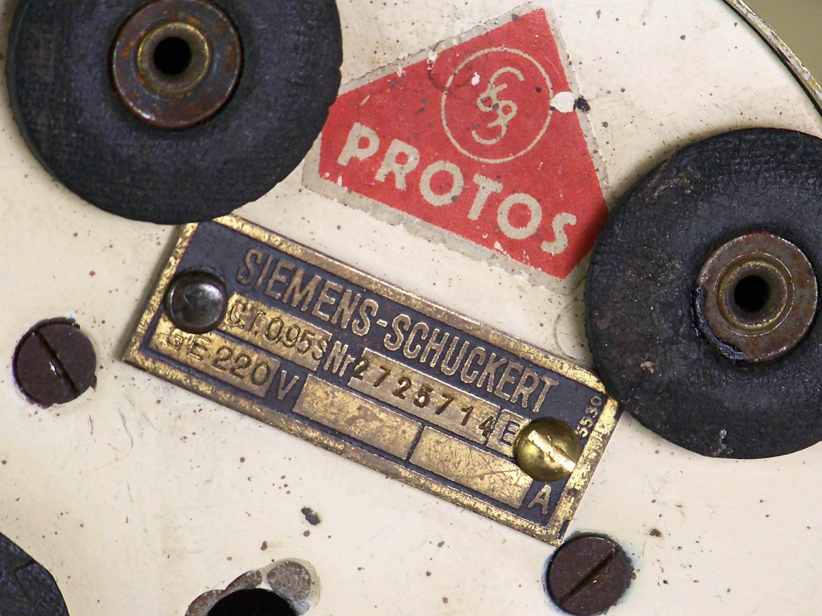 Kleiner Tischventilator SIEMENS, 220V - 1940er Jahre  im Angebot 2