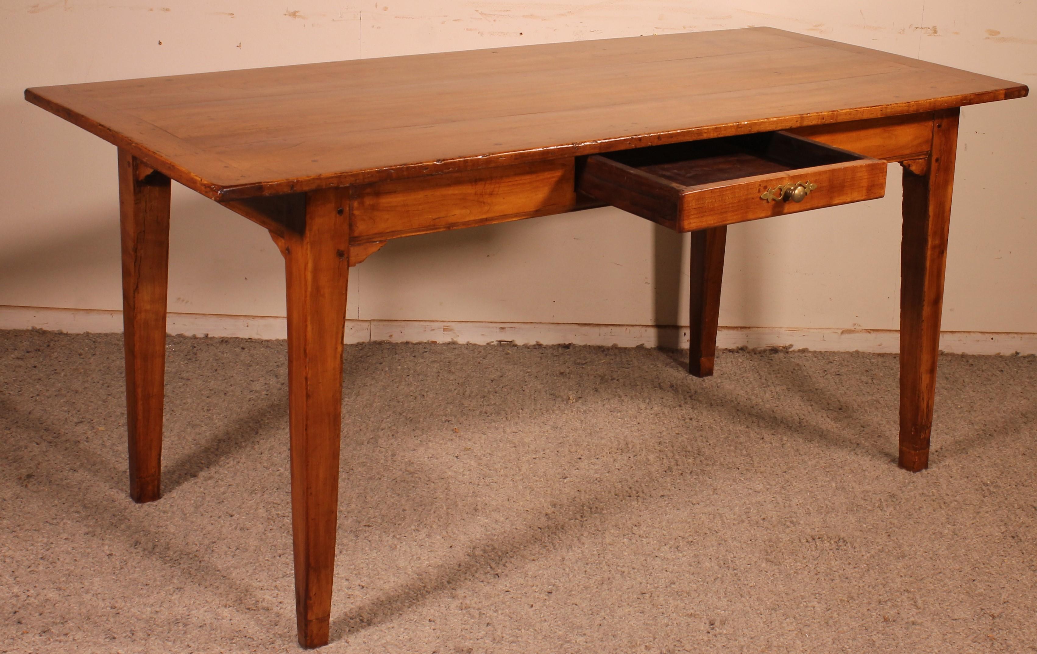 Tisch aus Kirschbaumholz aus dem 19. Jahrhundert im Angebot 4