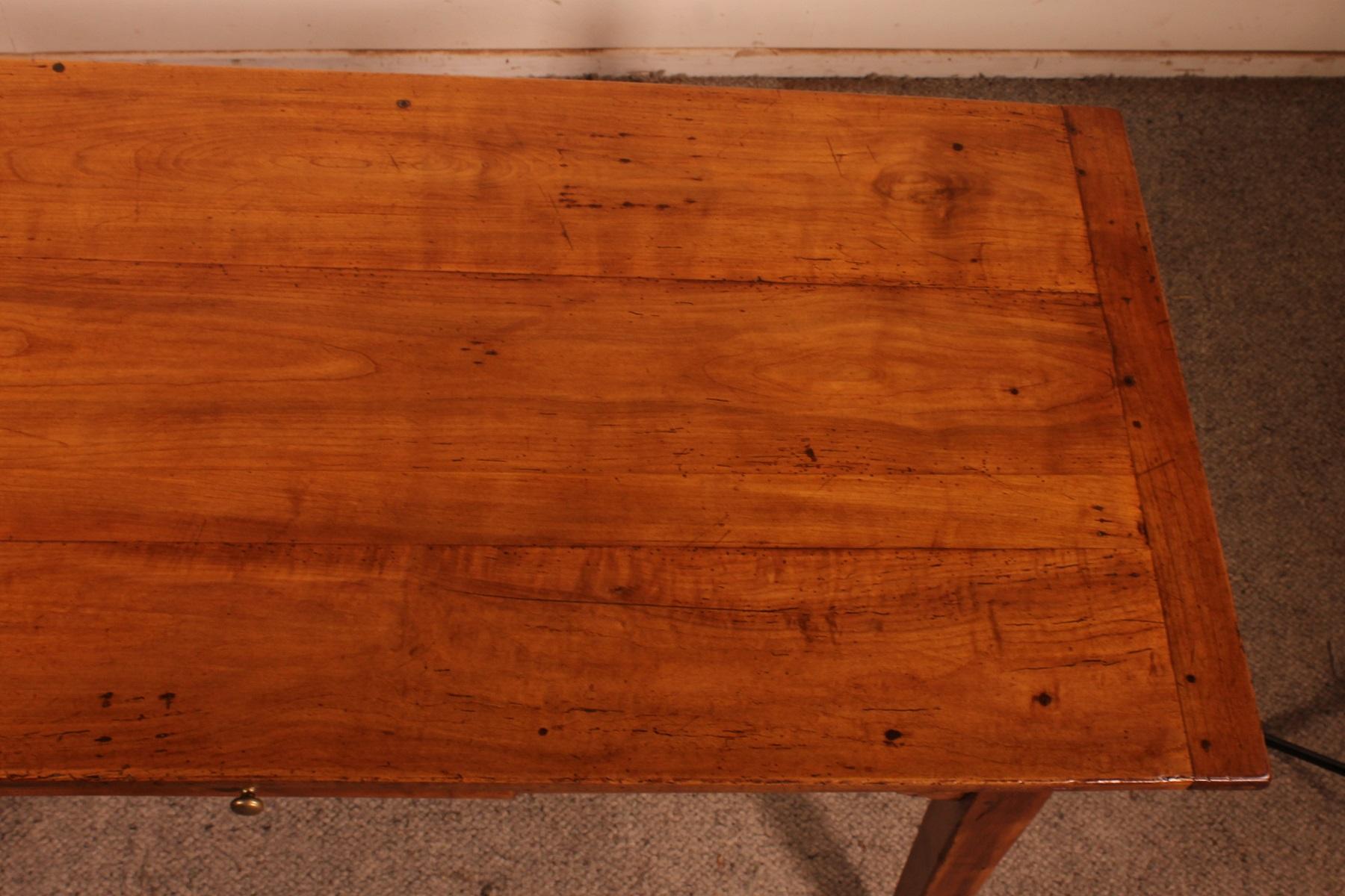 Tisch aus Kirschbaumholz aus dem 19. Jahrhundert im Angebot 6