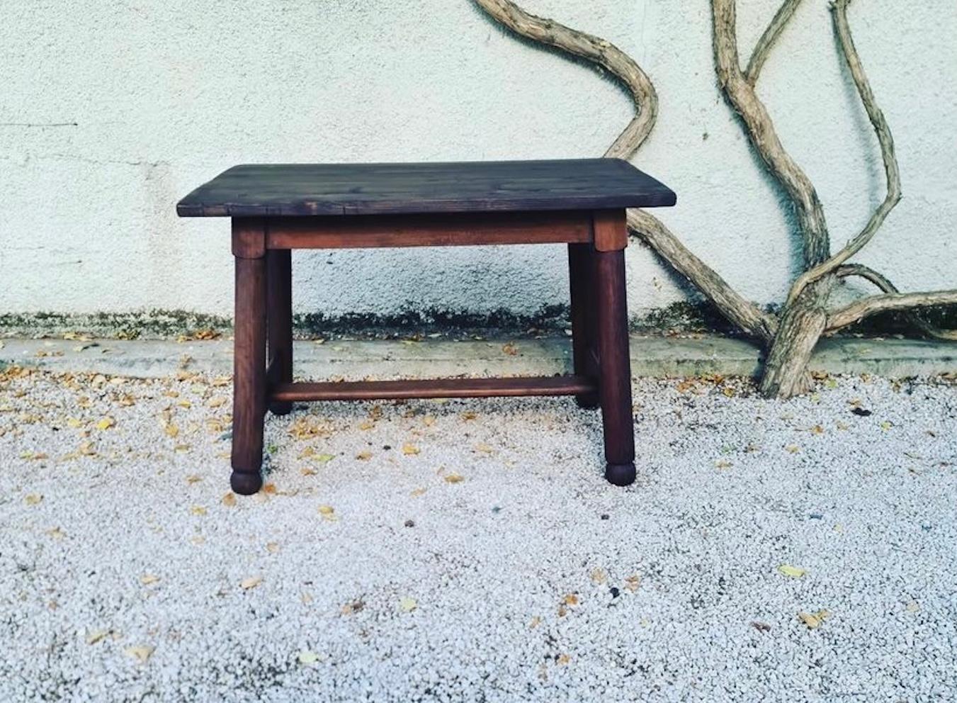 Exquisite small table in the style of Georges Robert, renowned for his elegant and innovative designs. This table exudes sophistication and craftsmanship, reflecting Robert’s distinctive blend of modernist influences with traditional