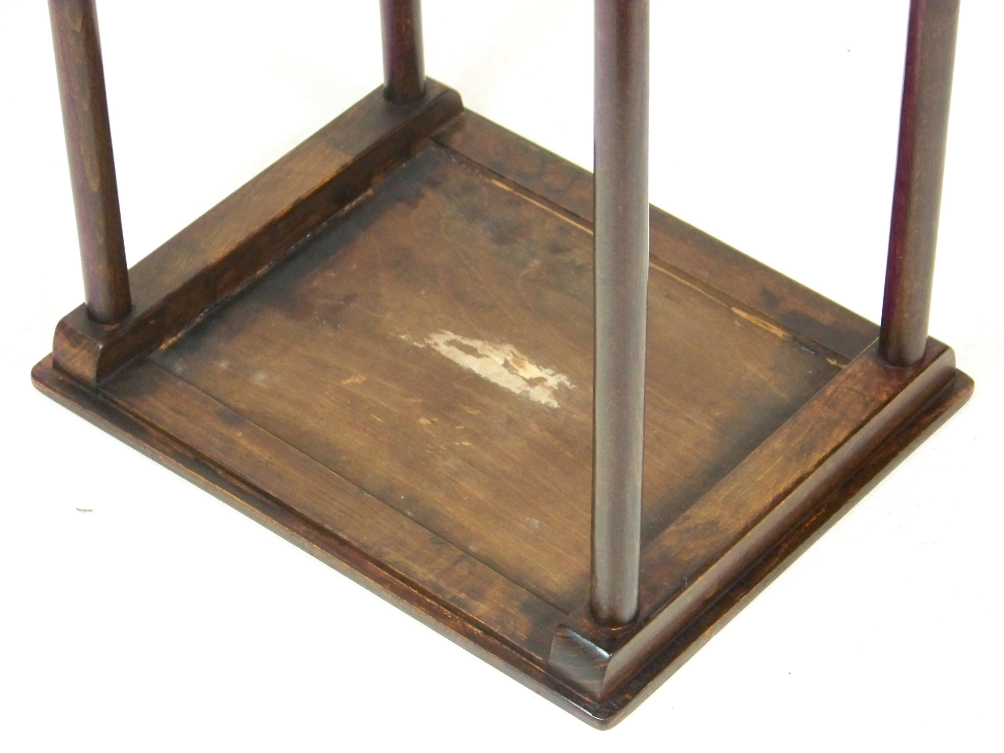 Bois cintré Petite table J&J Kohn Nr.986 de Joseff Hoffmann en vente
