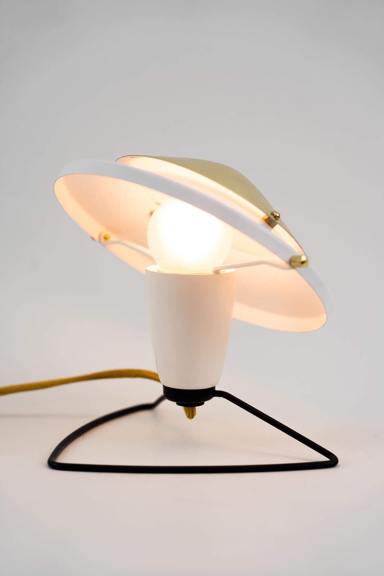 Petite lampe de table datant des années 1960 en vente 2