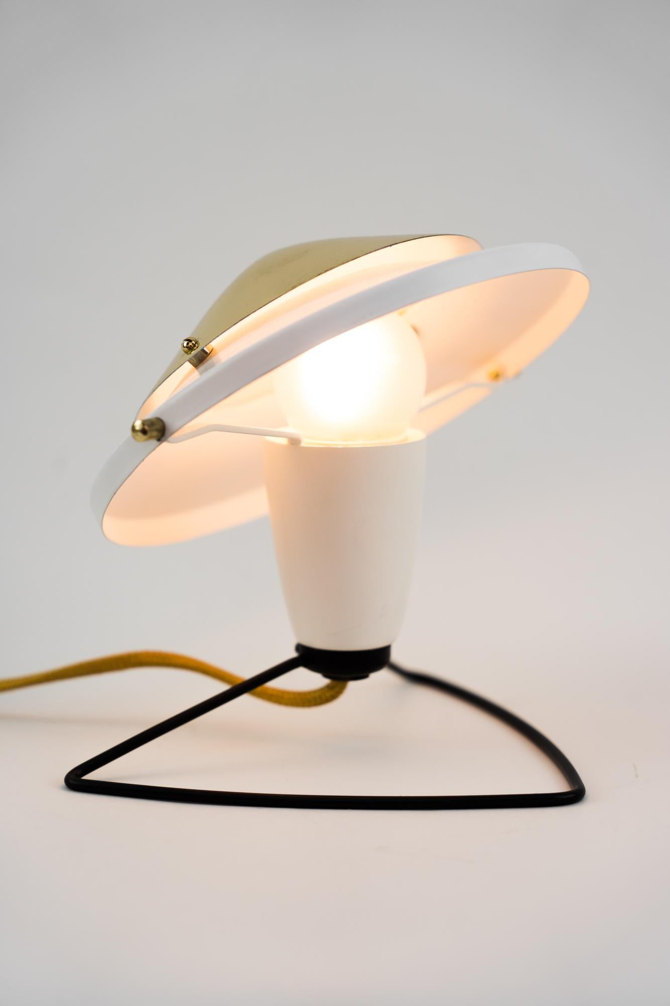 Petite lampe de table datant des années 1960 en vente 3