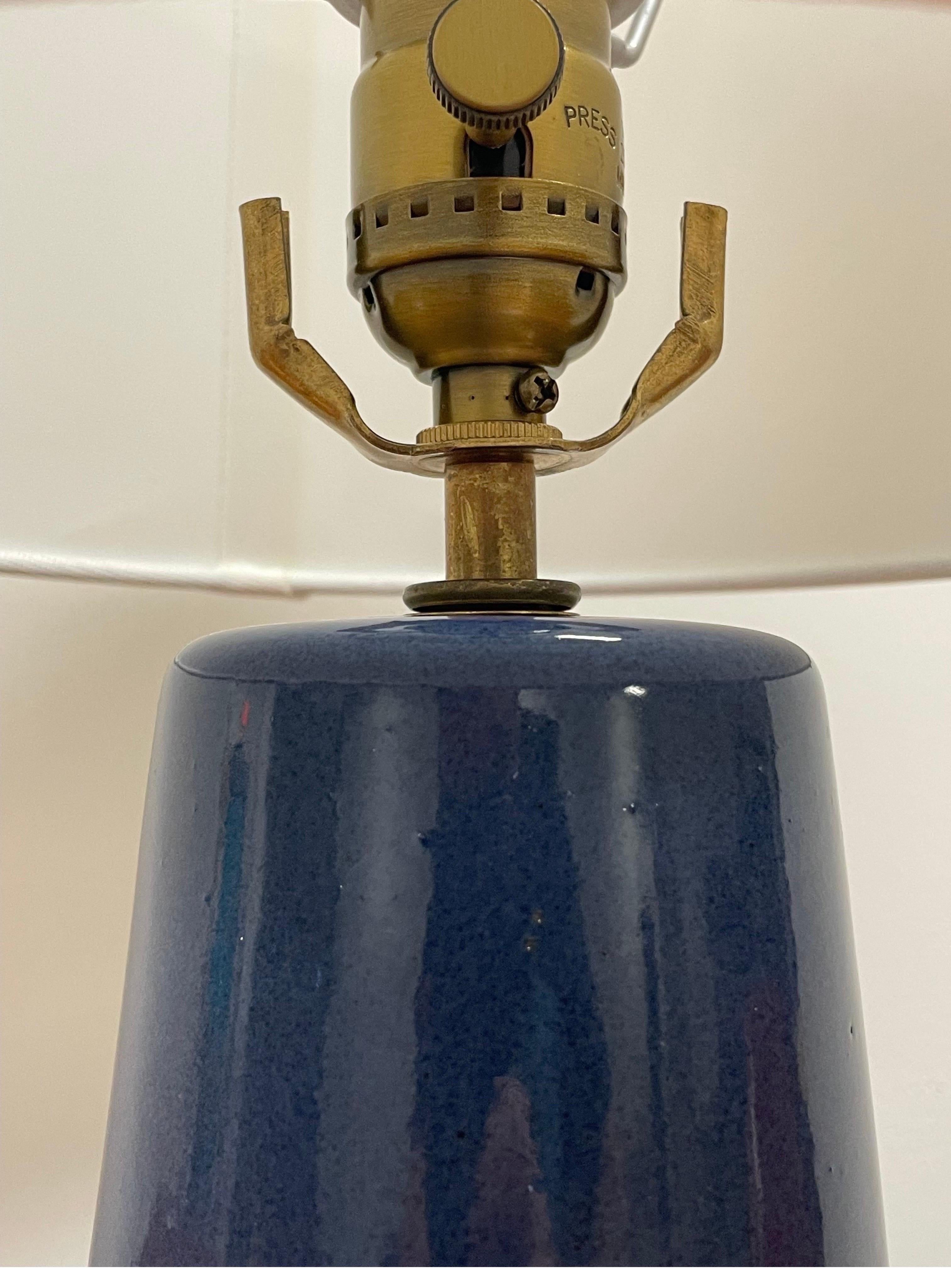 Milieu du XXe siècle Petite lampe de bureau de Jane et Gordon Martz pour Marshall Studio en vente