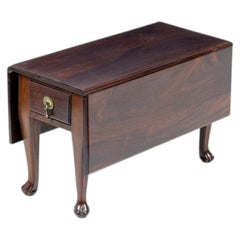 Small table with Noble Wood leaves.