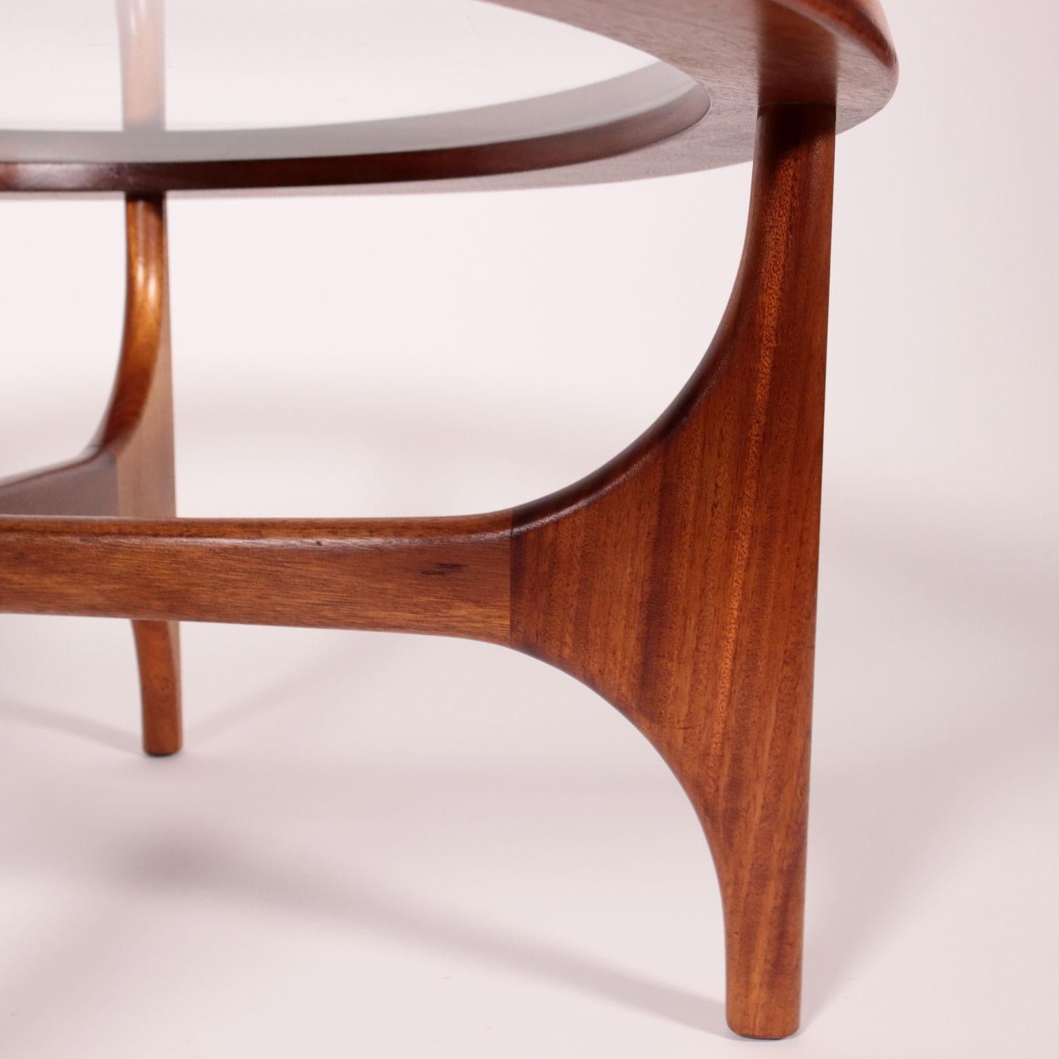 Small Tables Mahogany and Glass England 1960s English Production In Excellent Condition In Milano, IT