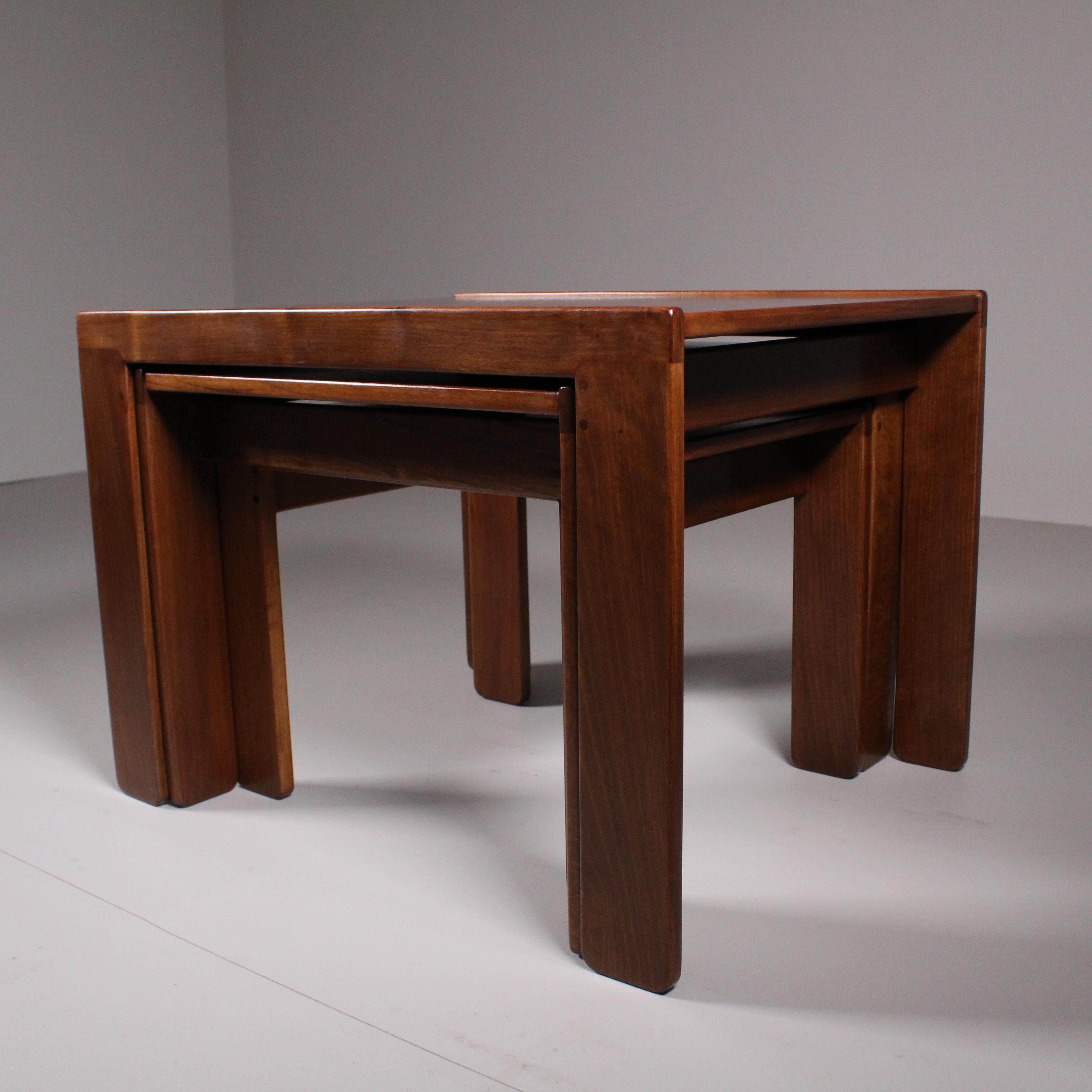 Mid-20th Century Small tables model 777, Afra and Tobia Scarpa, 1965 Circa For Sale