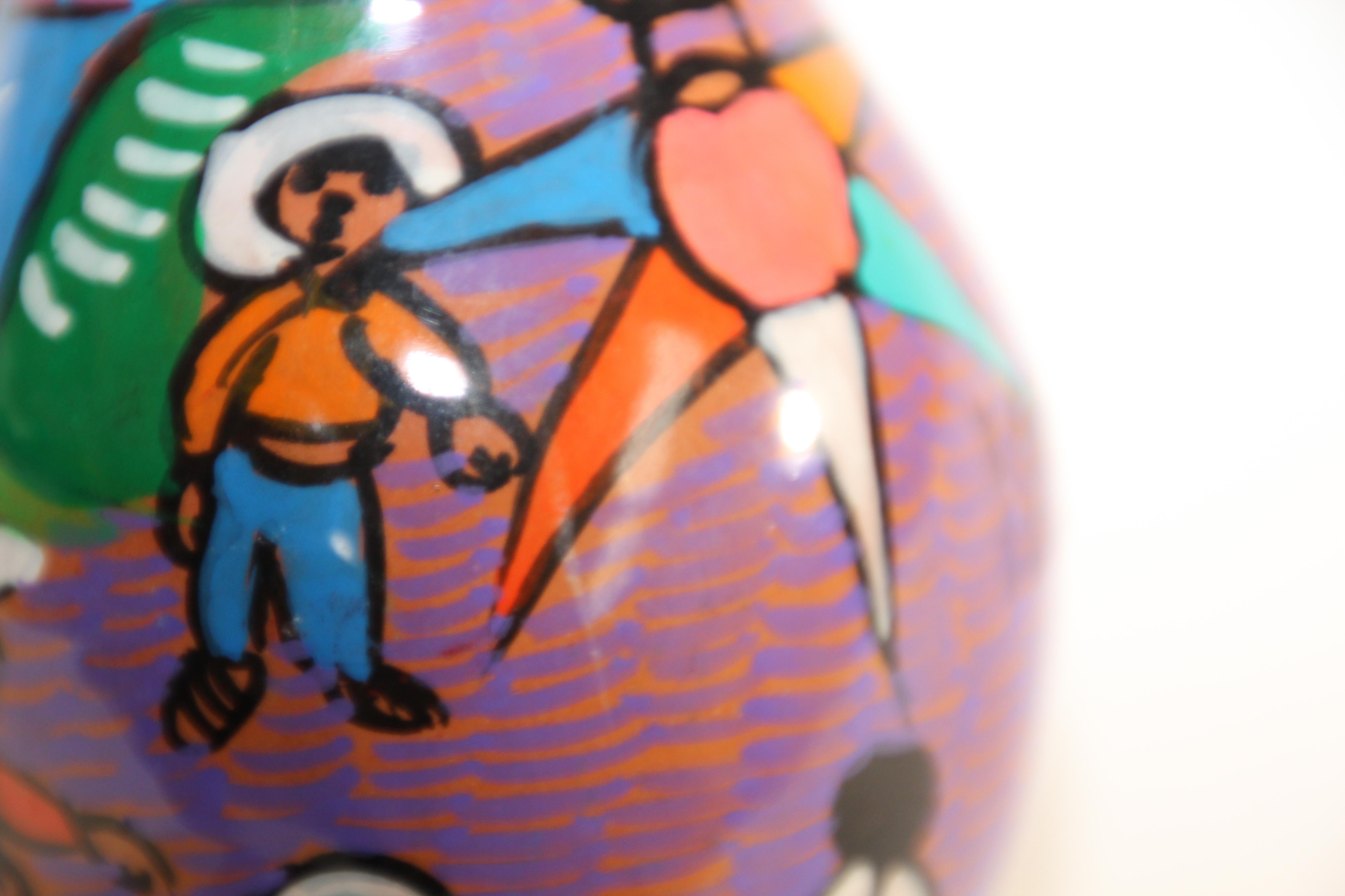 Nord-américain Petit vase en poterie mexicaine peint à la main en vente