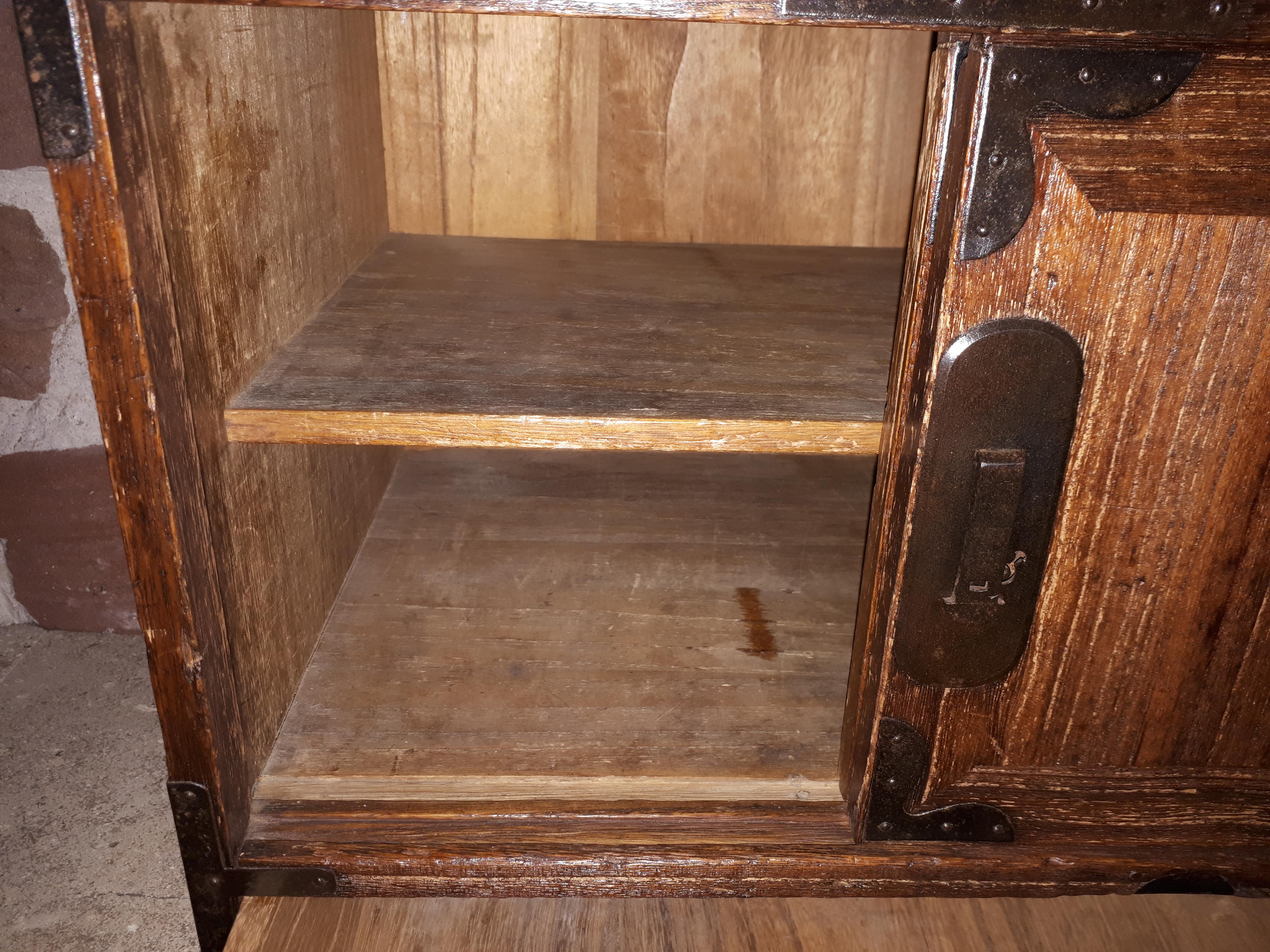 Small Tansu Japanese Cabinet, Japan late Edo period For Sale 9