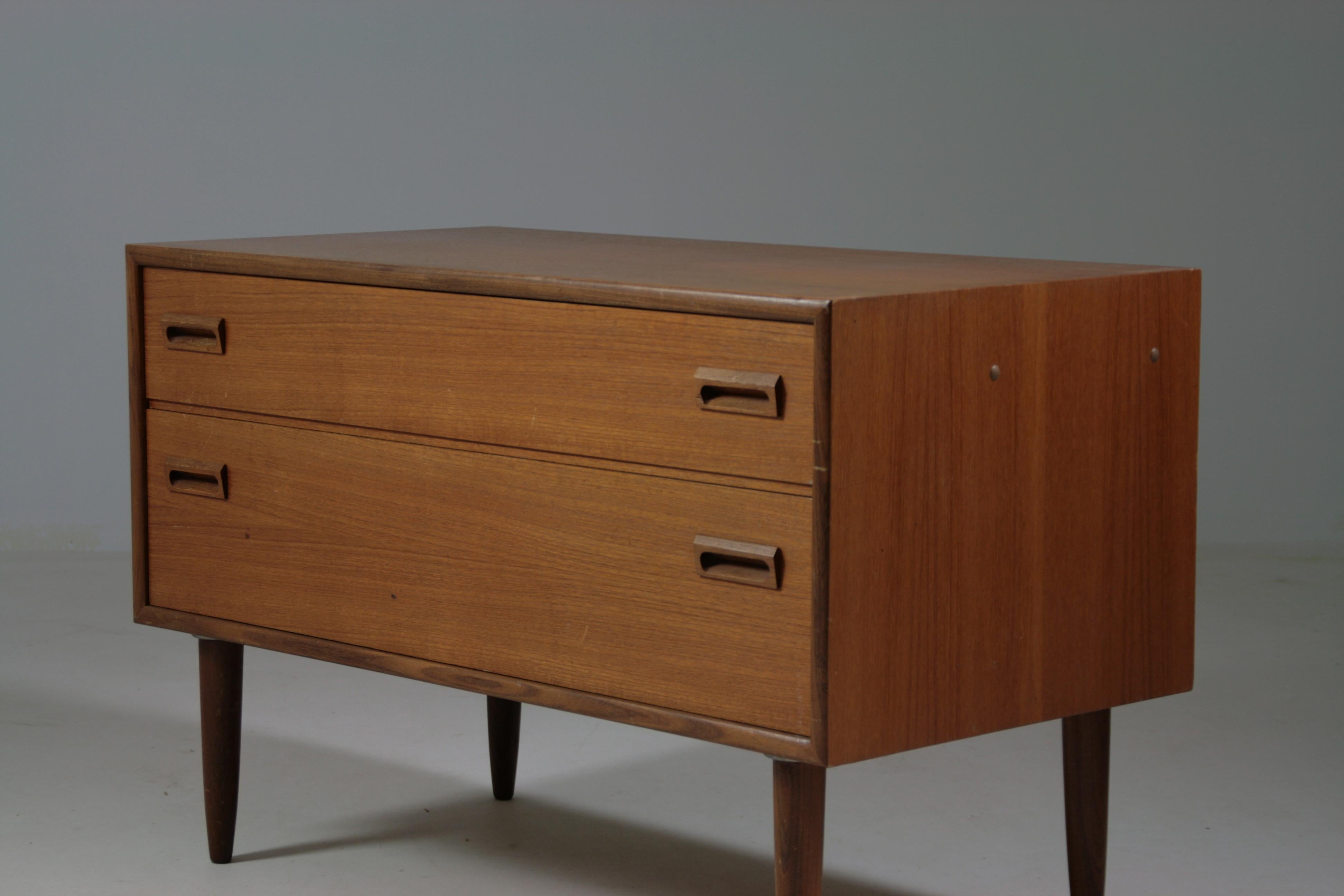 Small teak chest of drawers by Stratégie Meubelen, 1950s For Sale 9