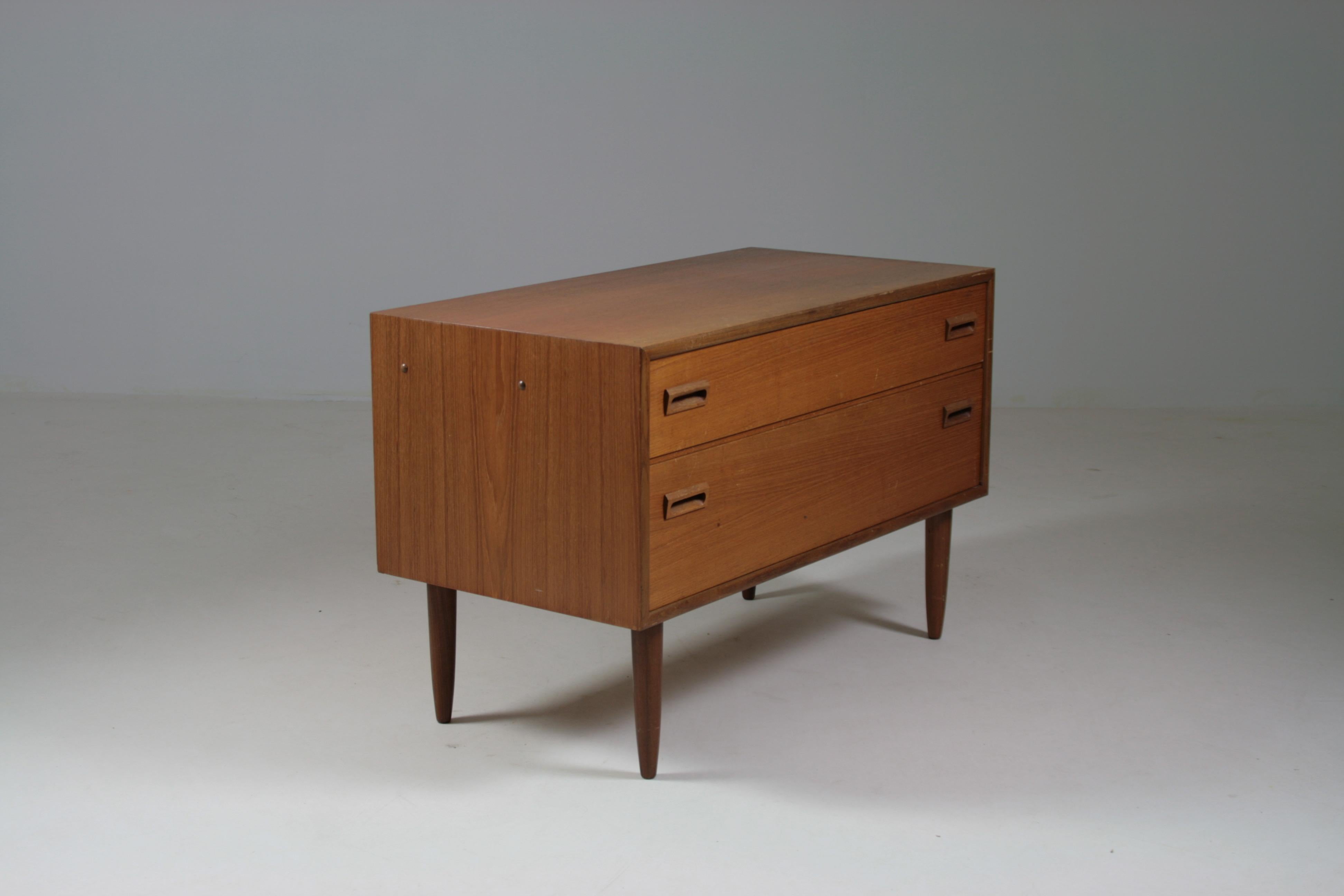 Small teak chest of drawers by Stratégie Meubelen, 1950s For Sale 10