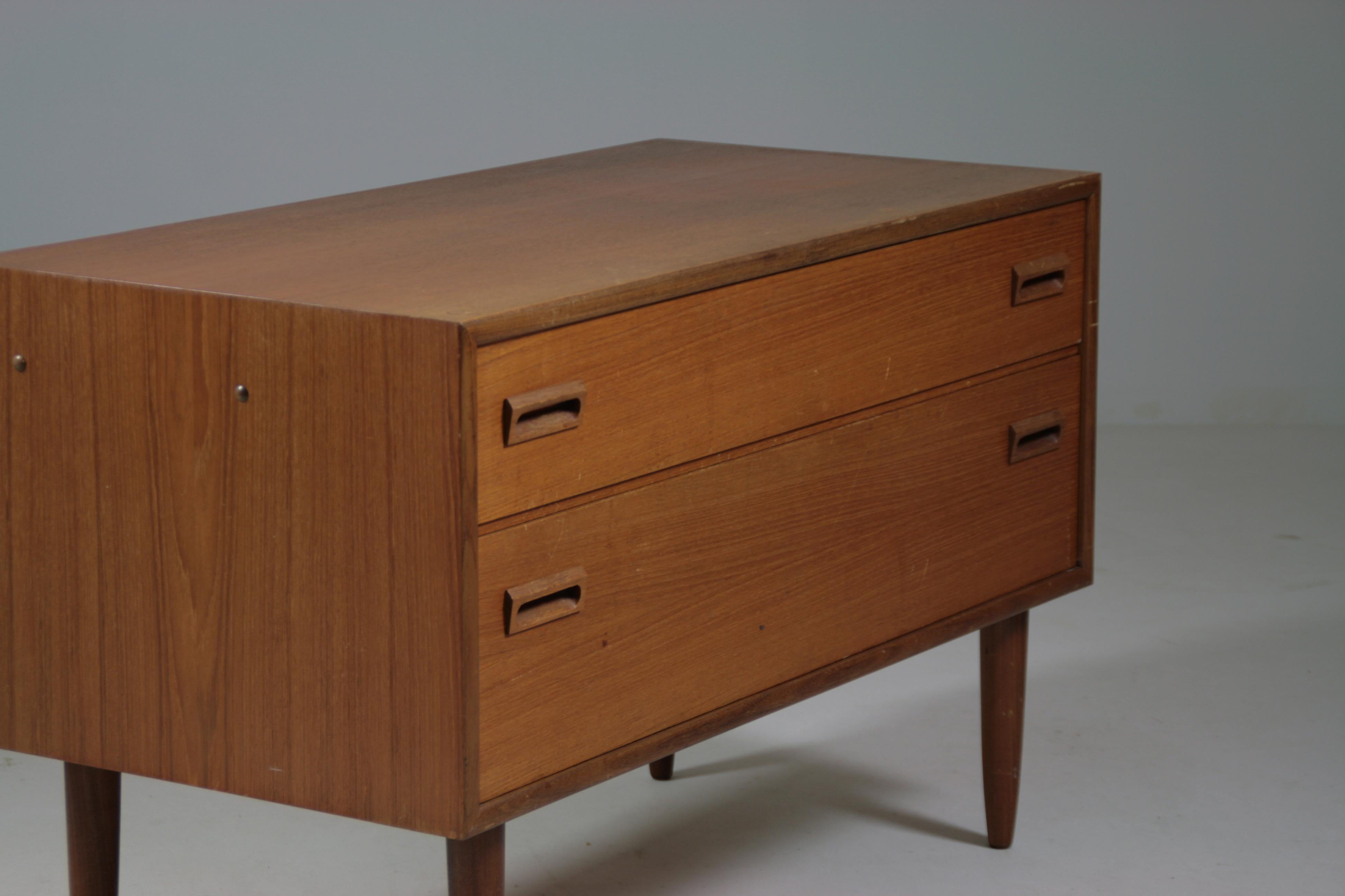 20th Century Small teak chest of drawers by Stratégie Meubelen, 1950s For Sale