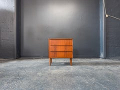 Petite commode en teck