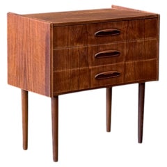 Petite commode en teck