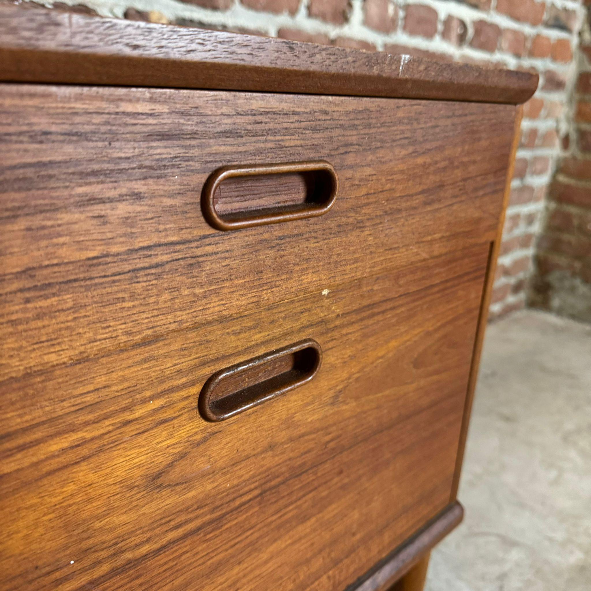 Mid-20th Century Small teak sideboard, Denmark 1960 For Sale