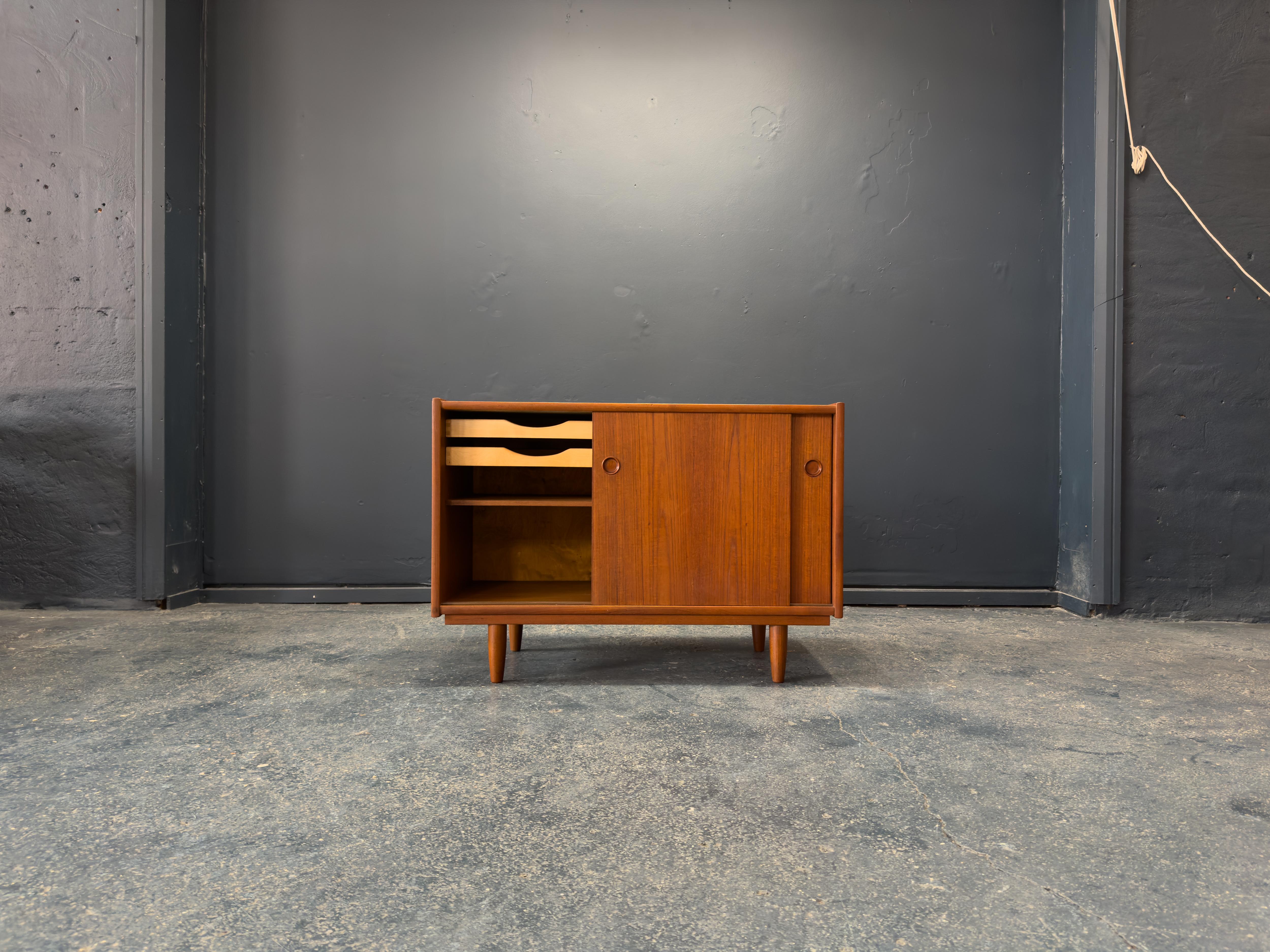 Small Teak Sideboard In Good Condition For Sale In London, GB