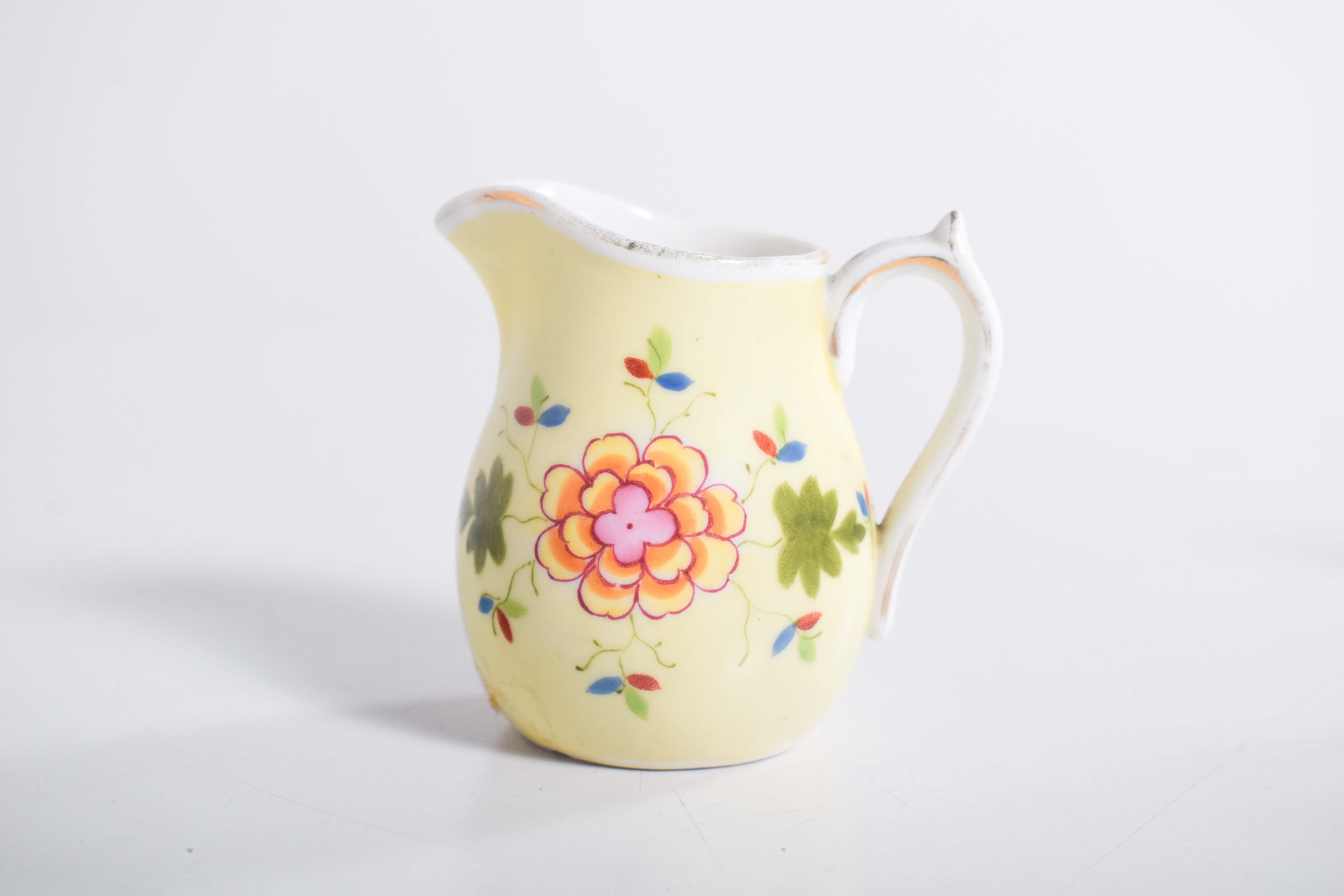 Small Teapot, Milk Jug and Sugar Bowl In Fair Condition For Sale In Lisboa, Lisboa