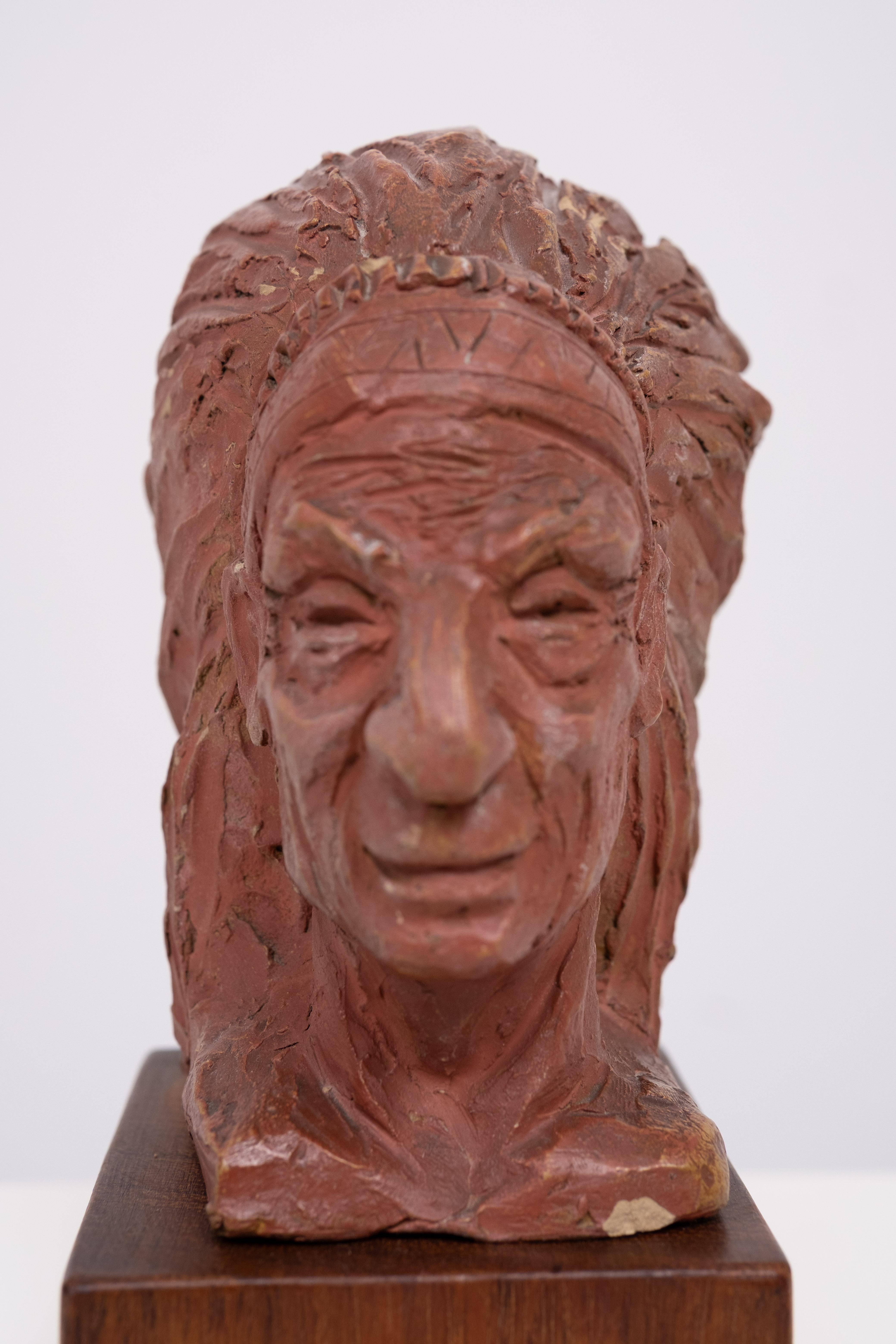 Metà XX secolo Piccolo busto indiano in terracotta 1960 in vendita