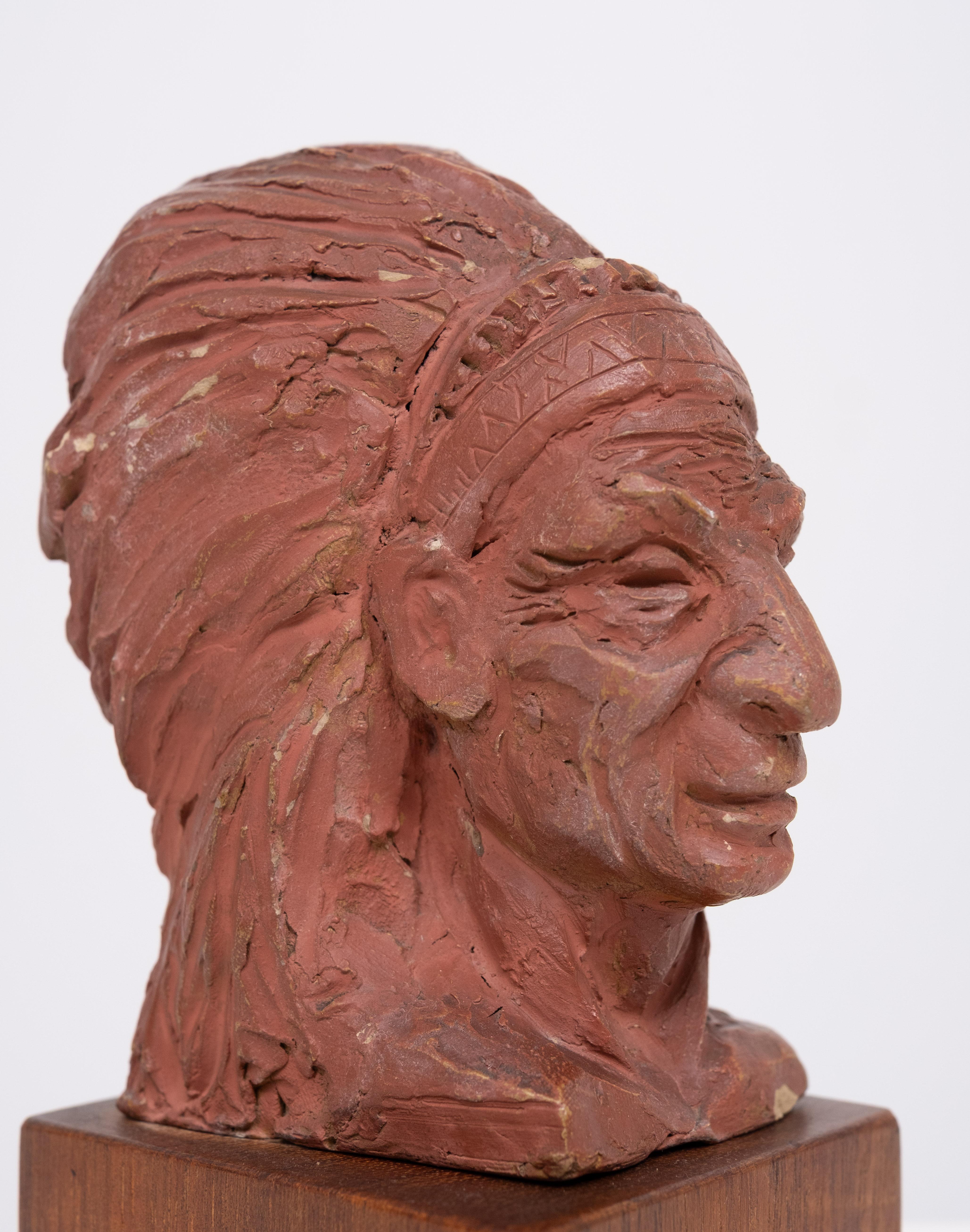 Piccolo busto indiano in terracotta 1960 in vendita 2