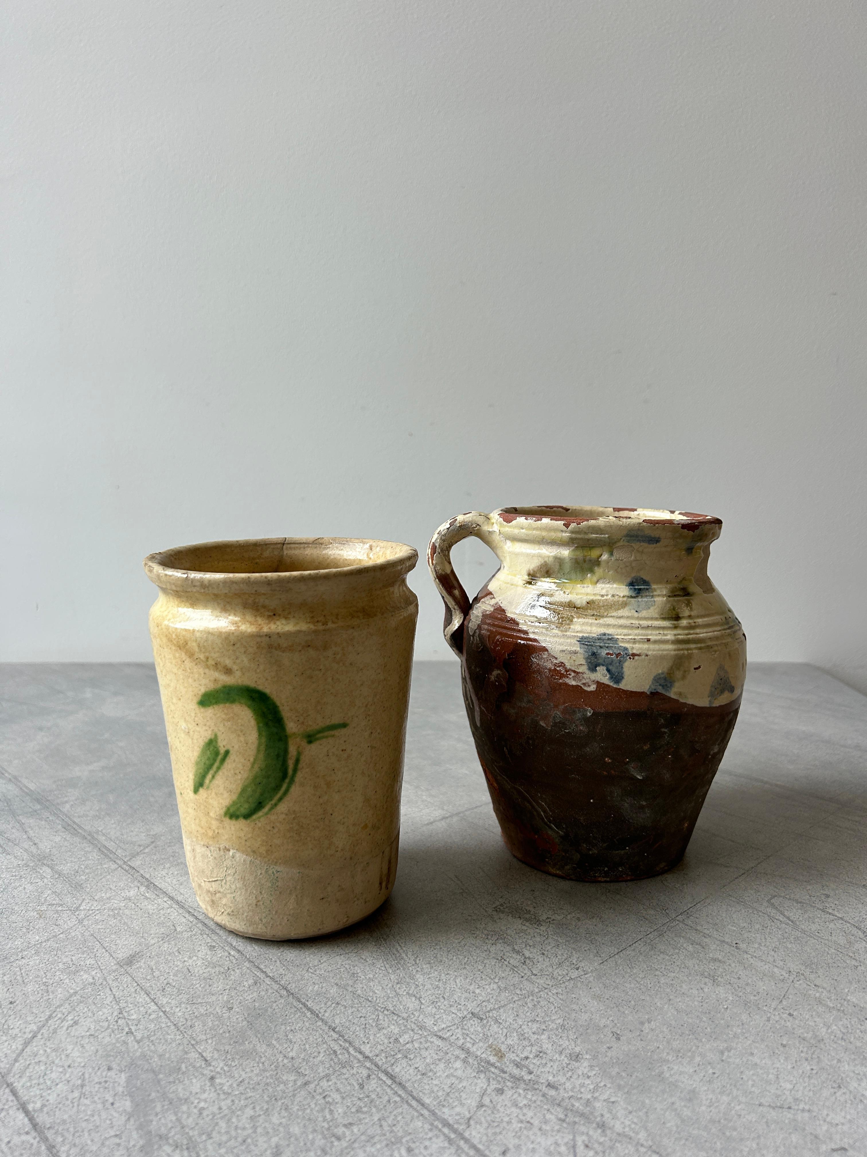 Italiano Vaso piccolo in terracotta Pignata con macchie multicolore in vendita