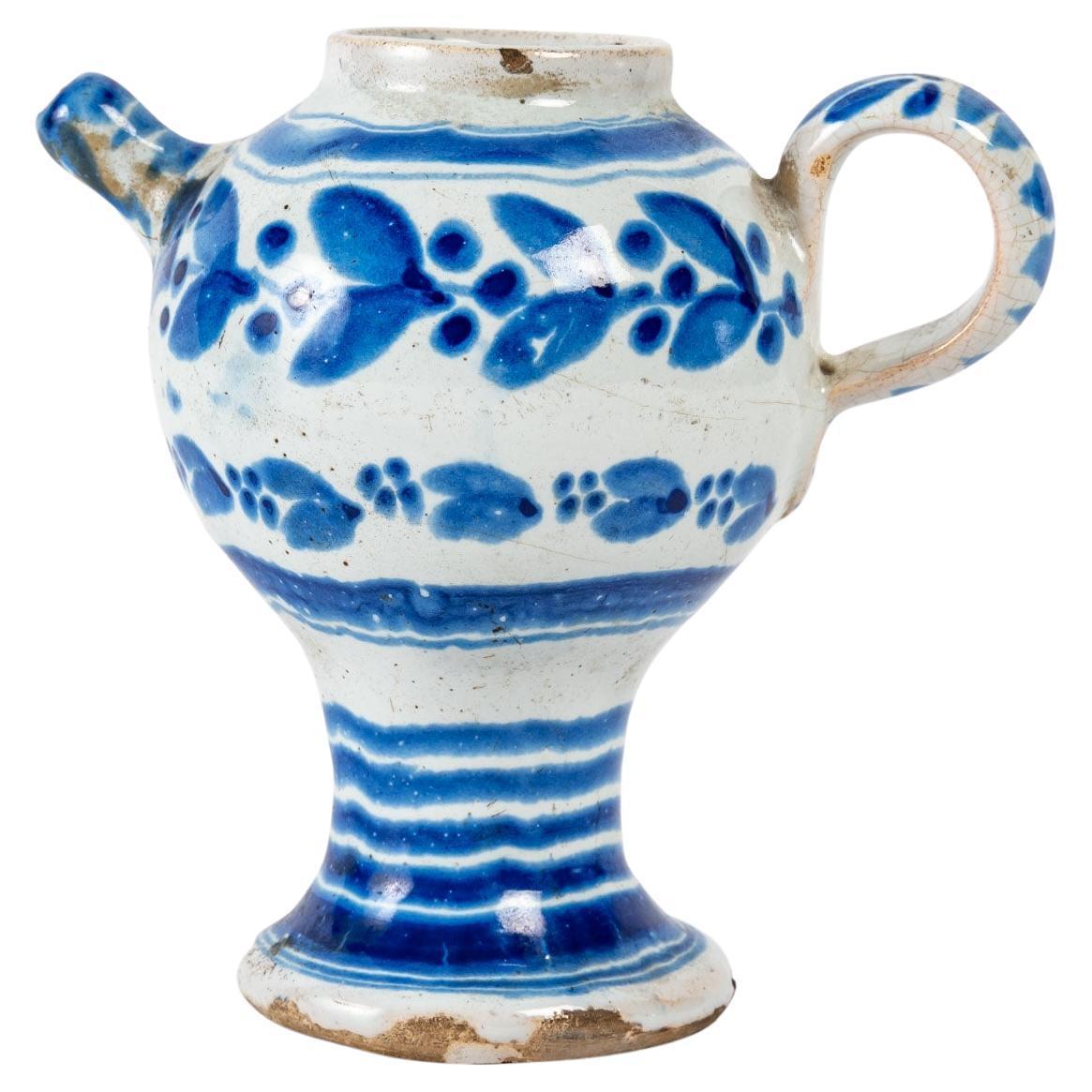 Small terracotta vase, 19th century
Small blue and white glazed terracotta vase, 19th century, folk art.
H: 14 cm, W: 14 cm, D: 10 cm