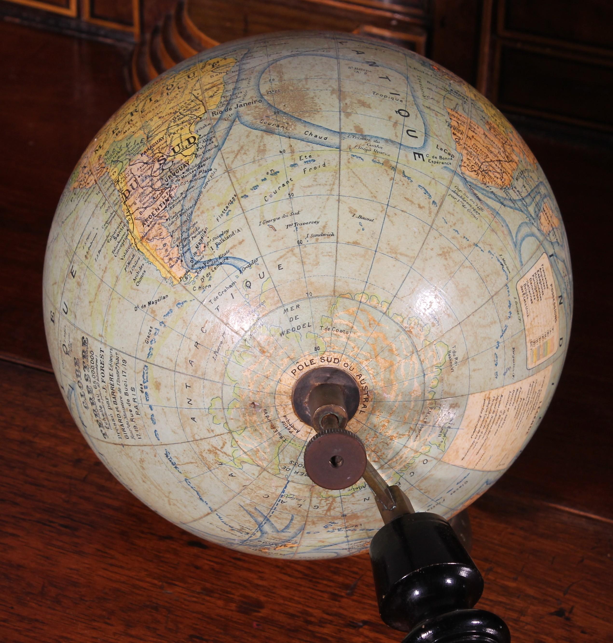 Petit globe terrestre de J. Forest, publié par Girard & Barrière, début du 20e siècle en vente 3