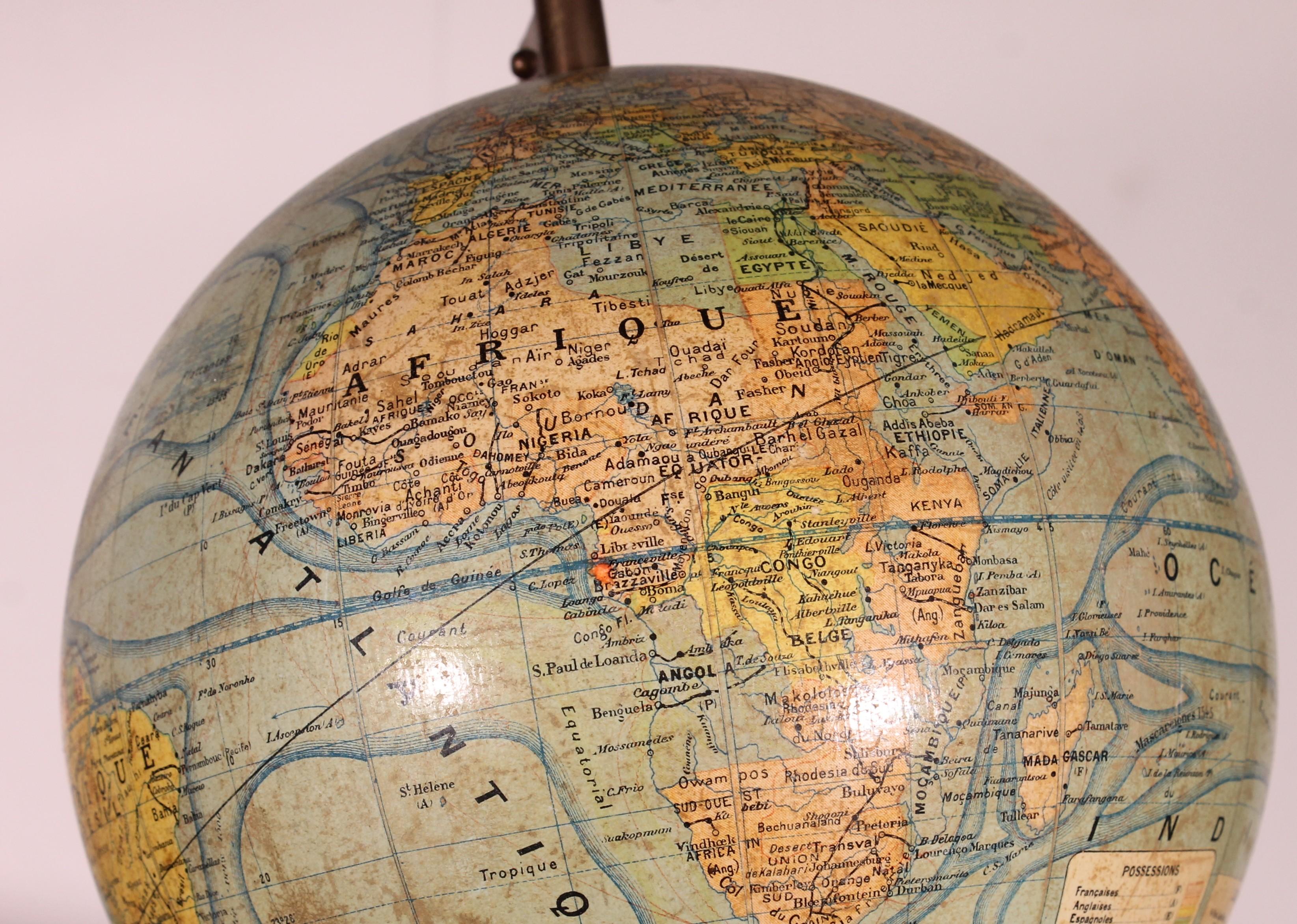 Petit globe terrestre de J. Forest, publié par Girard & Barrière, début du 20e siècle en vente 2