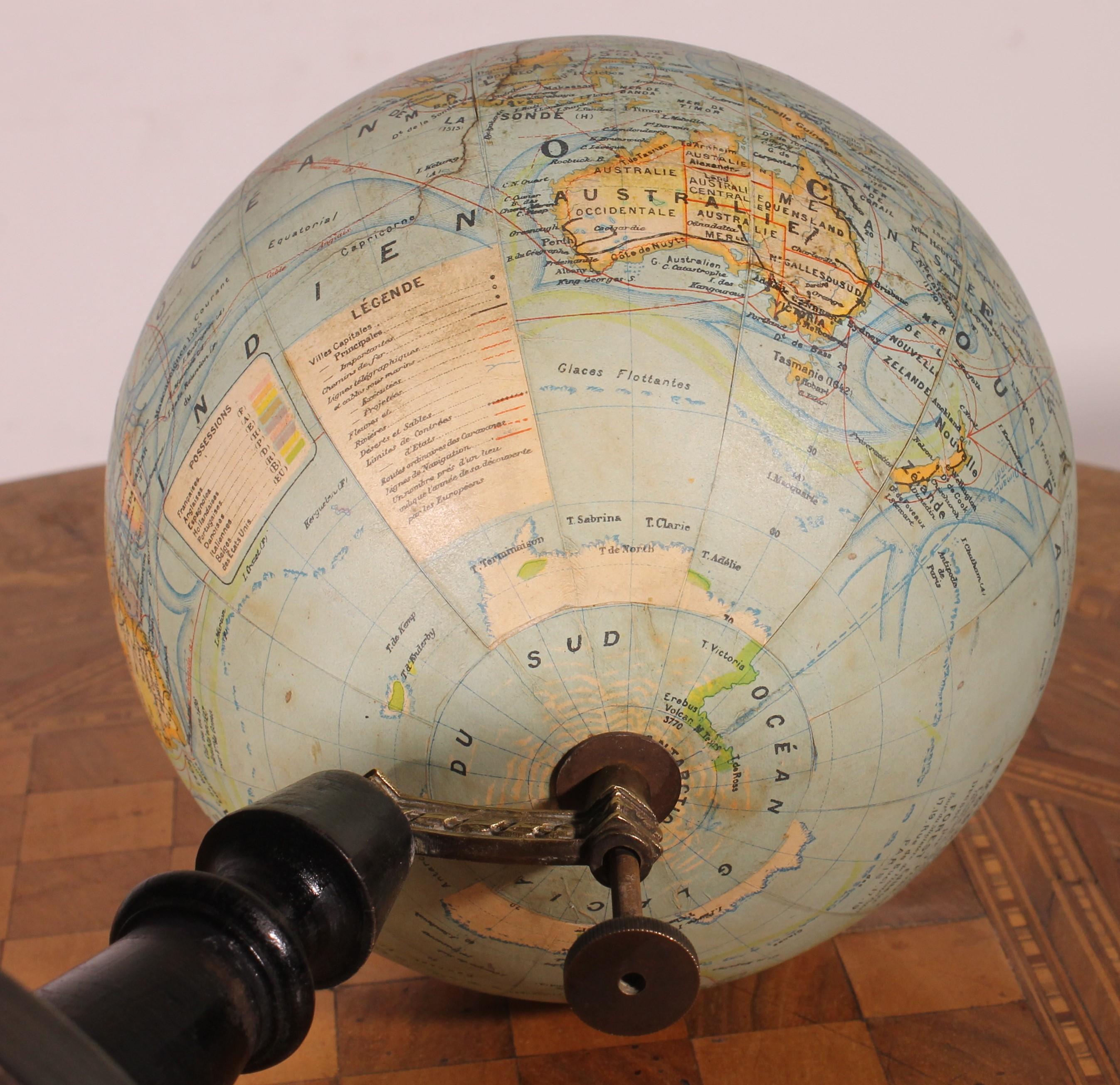 Petit globe terrestre de J.forest - Paris en vente 6