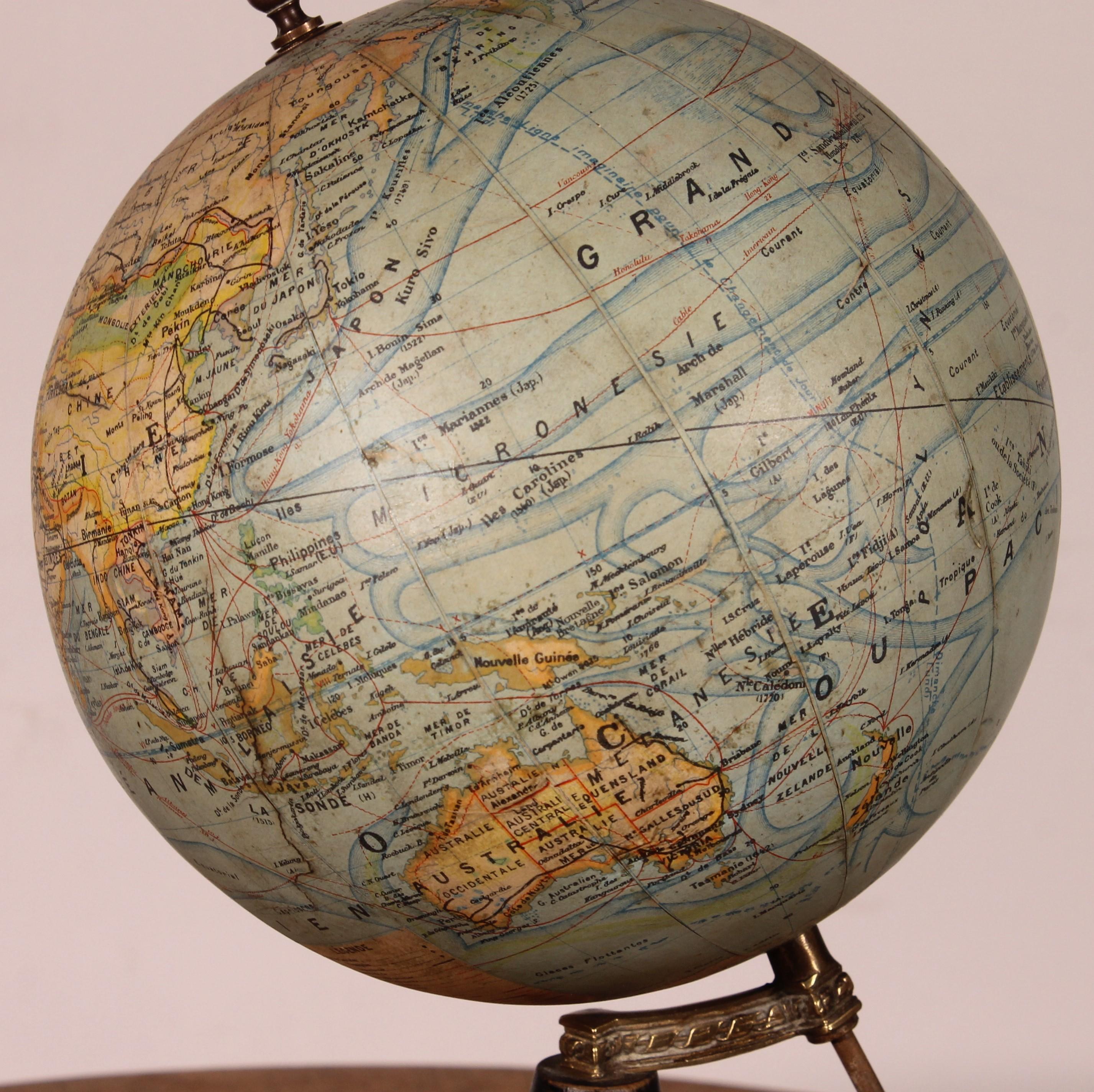 Small Terrestrial Globe From J.forest - Paris In Good Condition For Sale In Brussels, Brussels