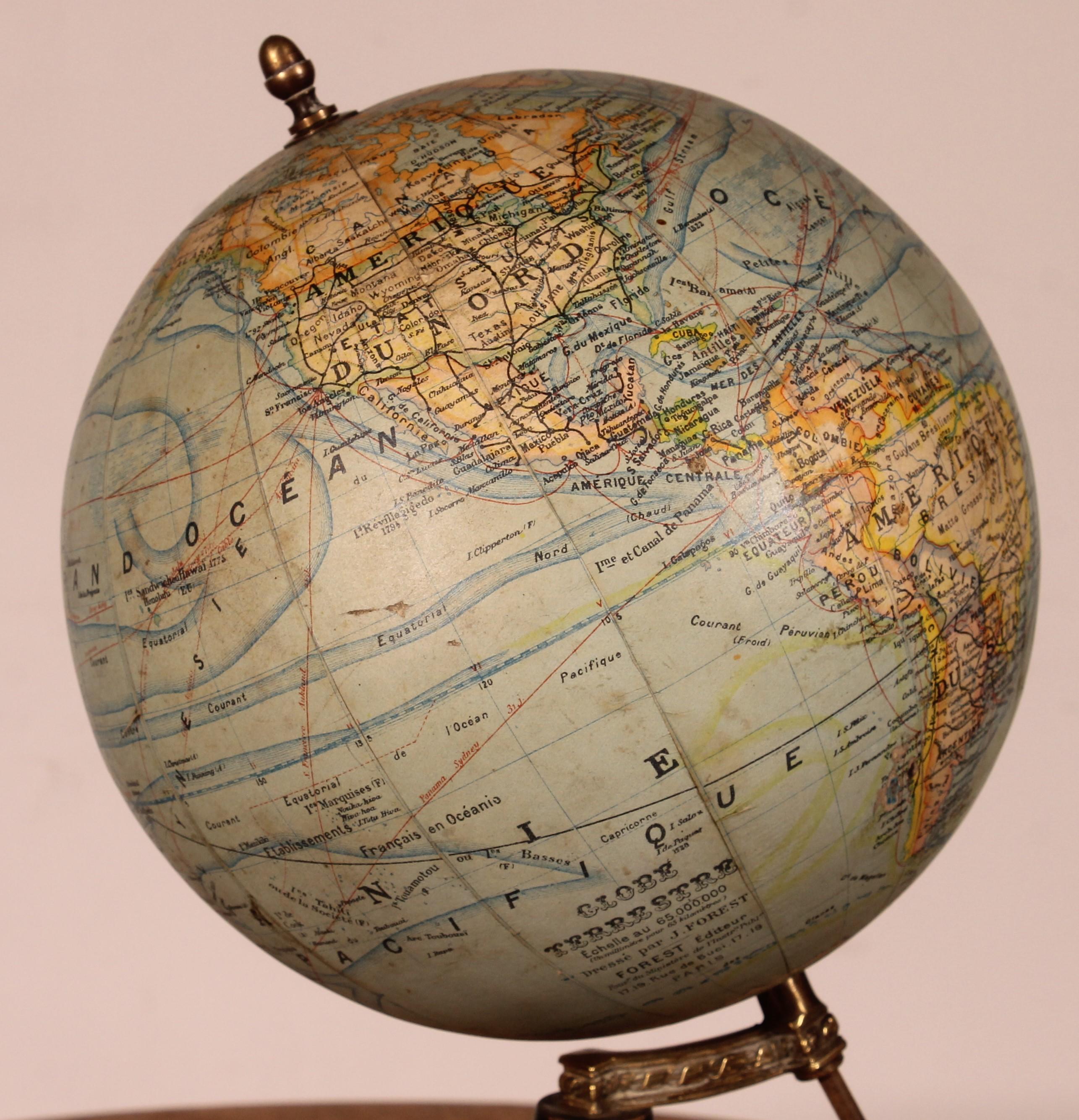 20ième siècle Petit globe terrestre de J.forest - Paris en vente
