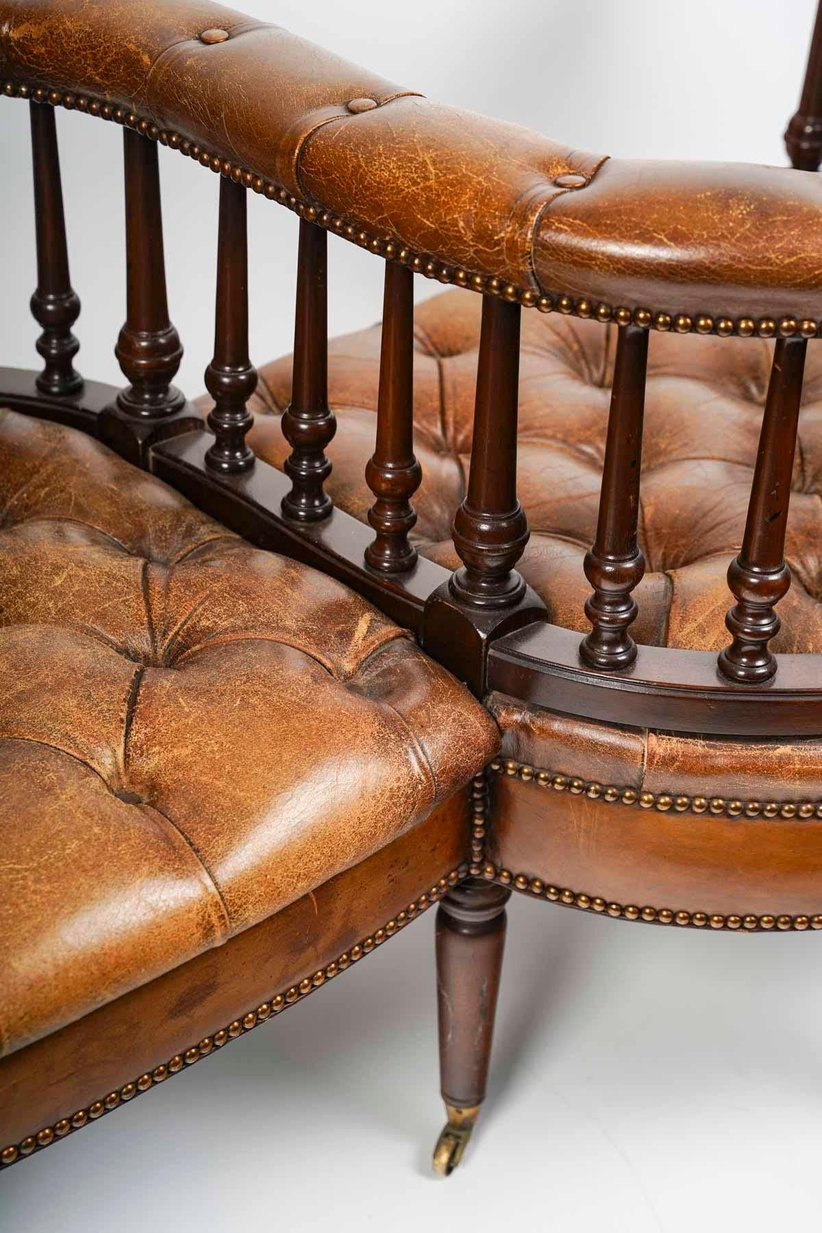 European Small Tête à Tête Sofa, Chesterfield Confidant, Early 20th Century.