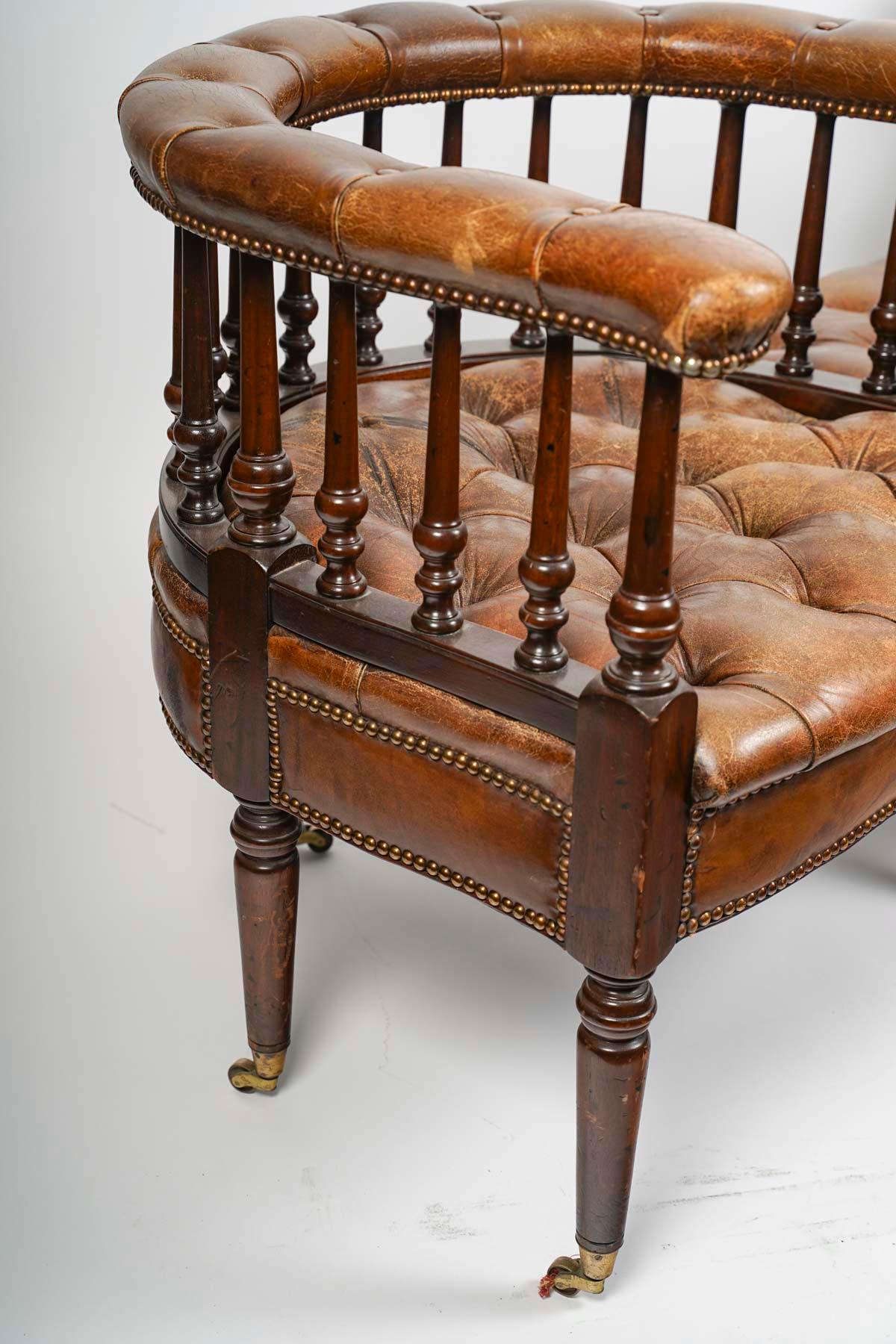 Wood Small Tête à Tête Sofa, Chesterfield Confidant, Early 20th Century.