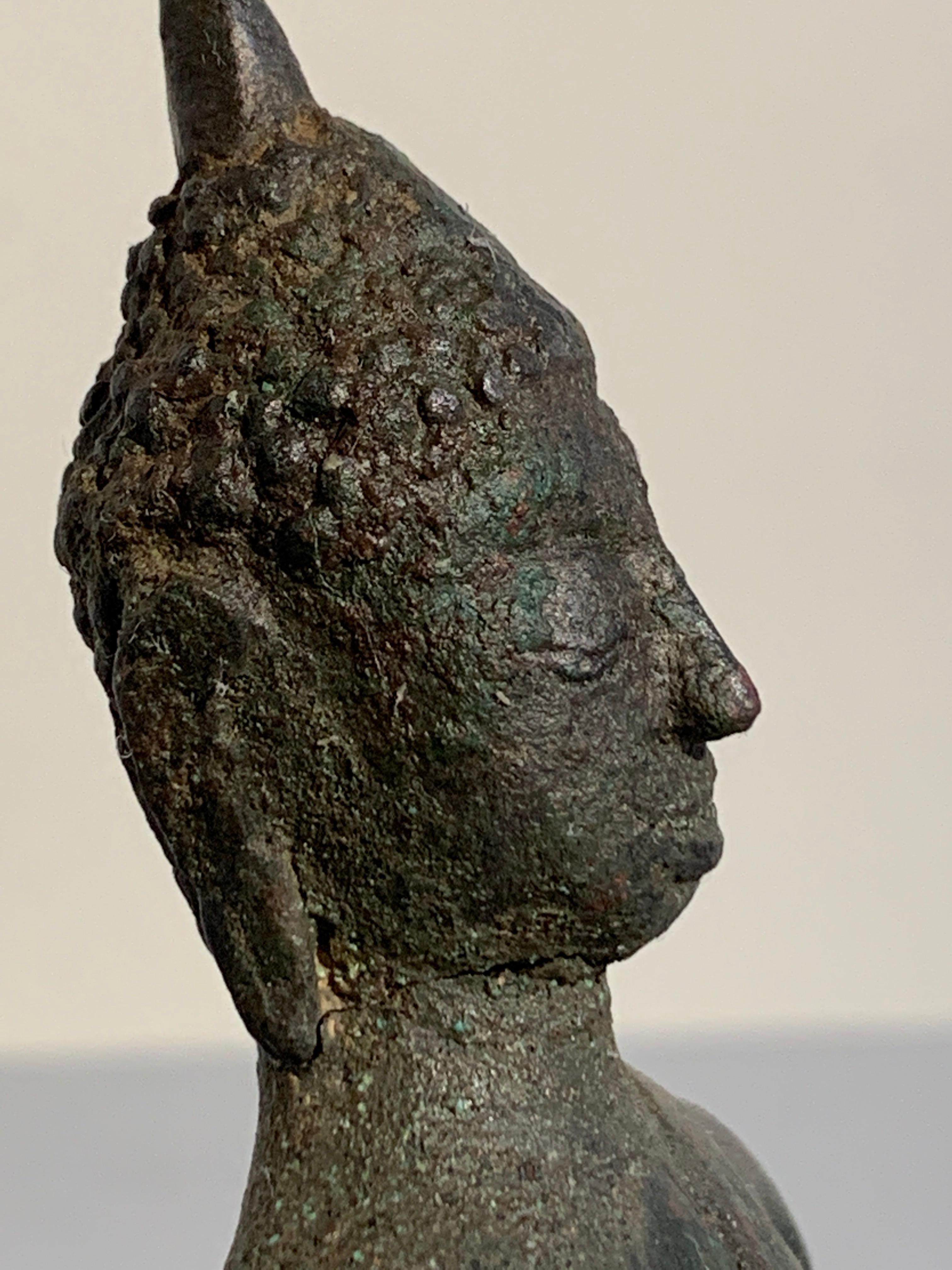 Small Thai Seated Bronze Buddha Maravijaya, Ayutthaya, 16th Century For Sale 6