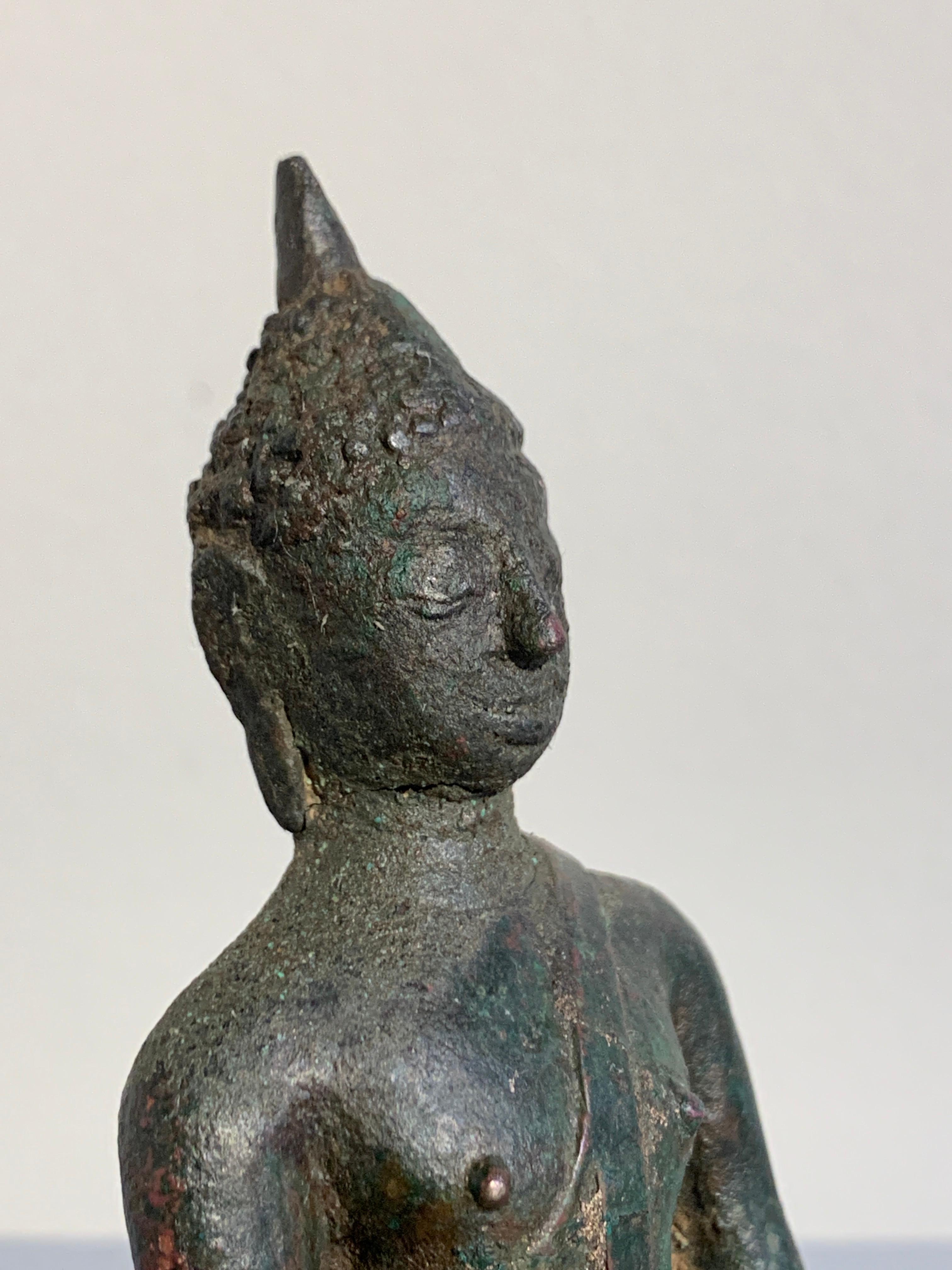 Small Thai Seated Bronze Buddha Maravijaya, Ayutthaya, 16th Century For Sale 2