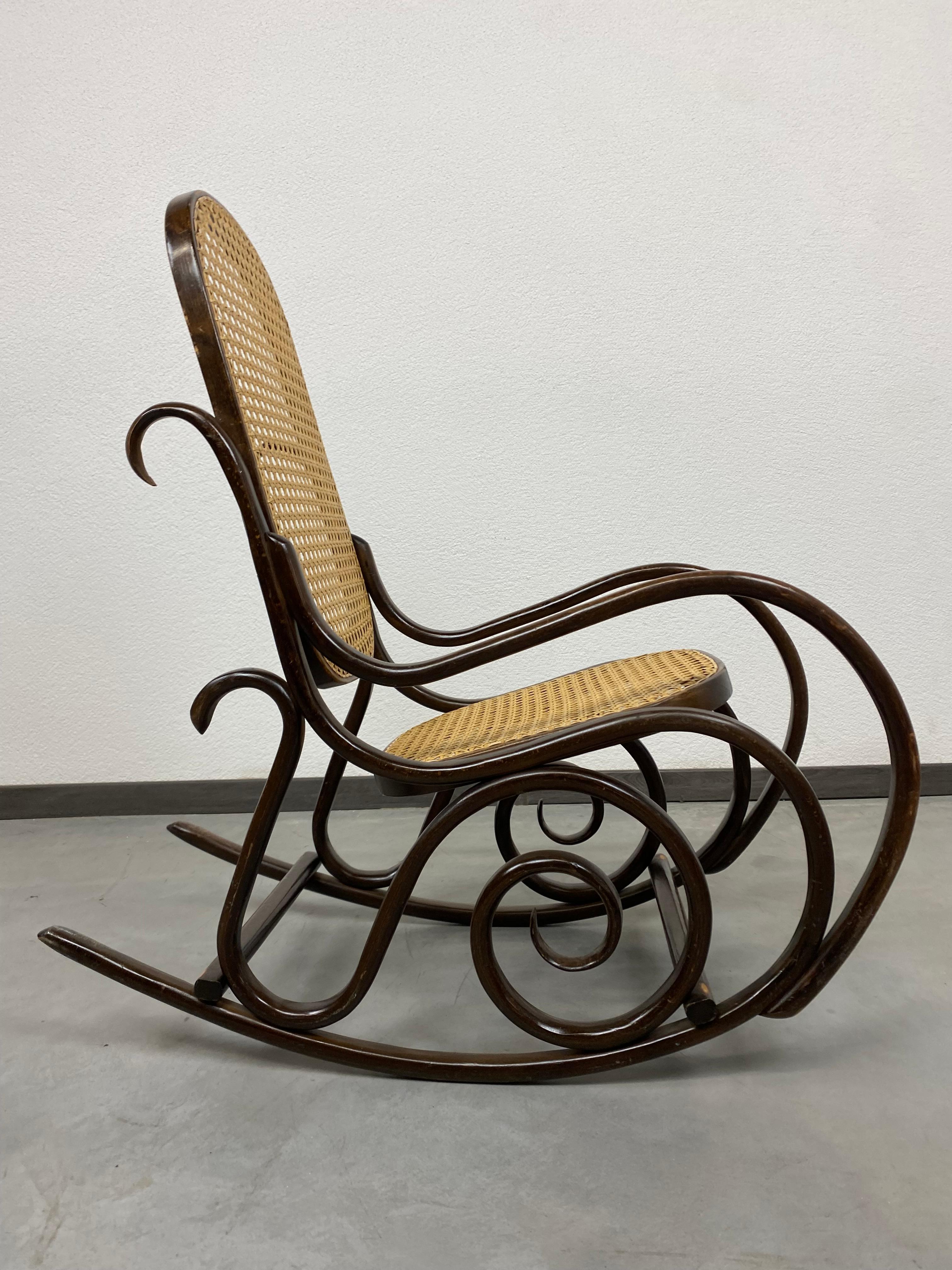 Vienna Secession Small Thonet Rocking Chair No.10 for Children For Sale