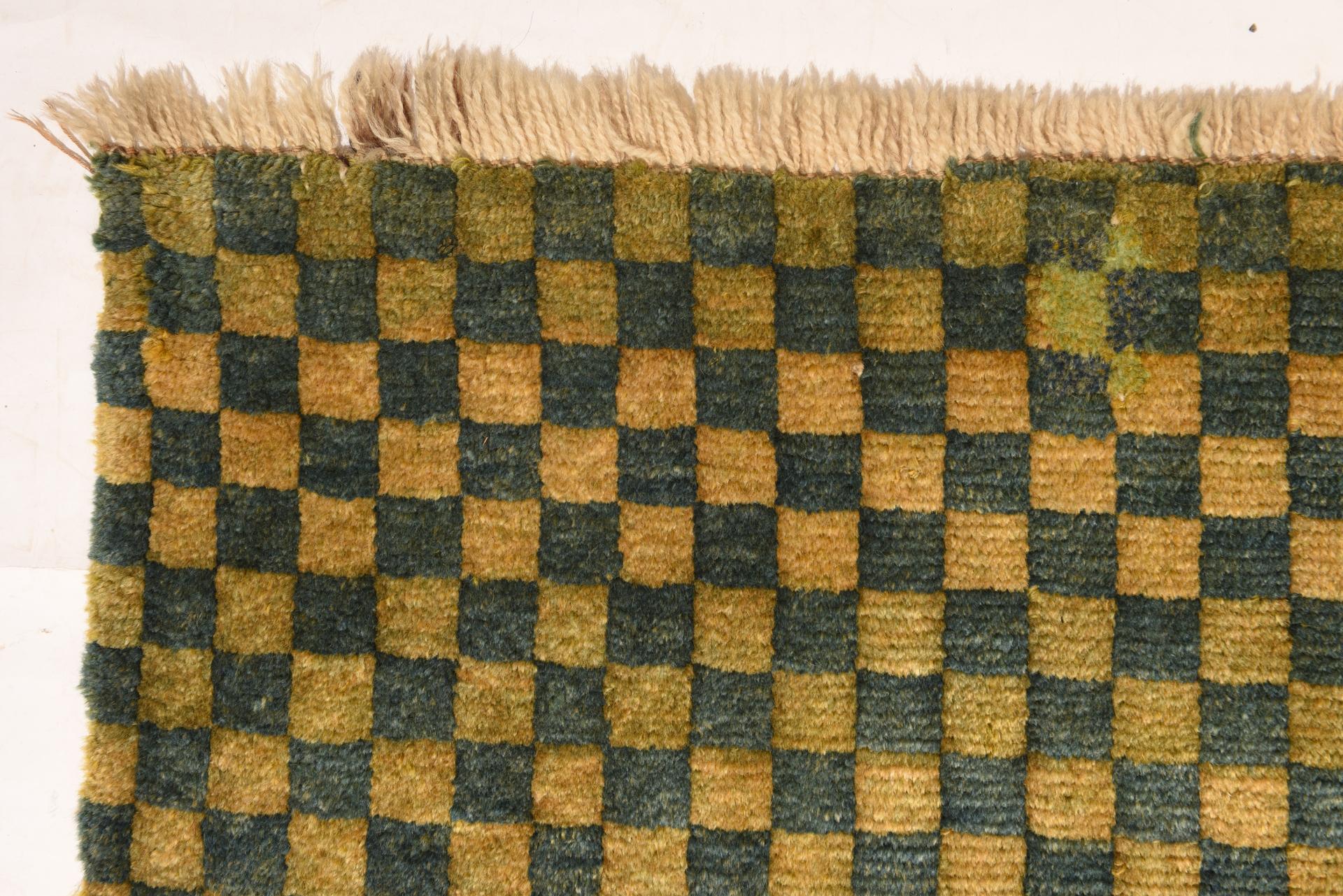 Small Tibetan Meditation Rug In Excellent Condition For Sale In Alessandria, Piemonte