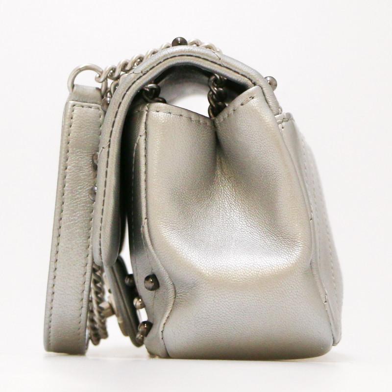 Petit sac Timeless Chanel Silver en vente 6