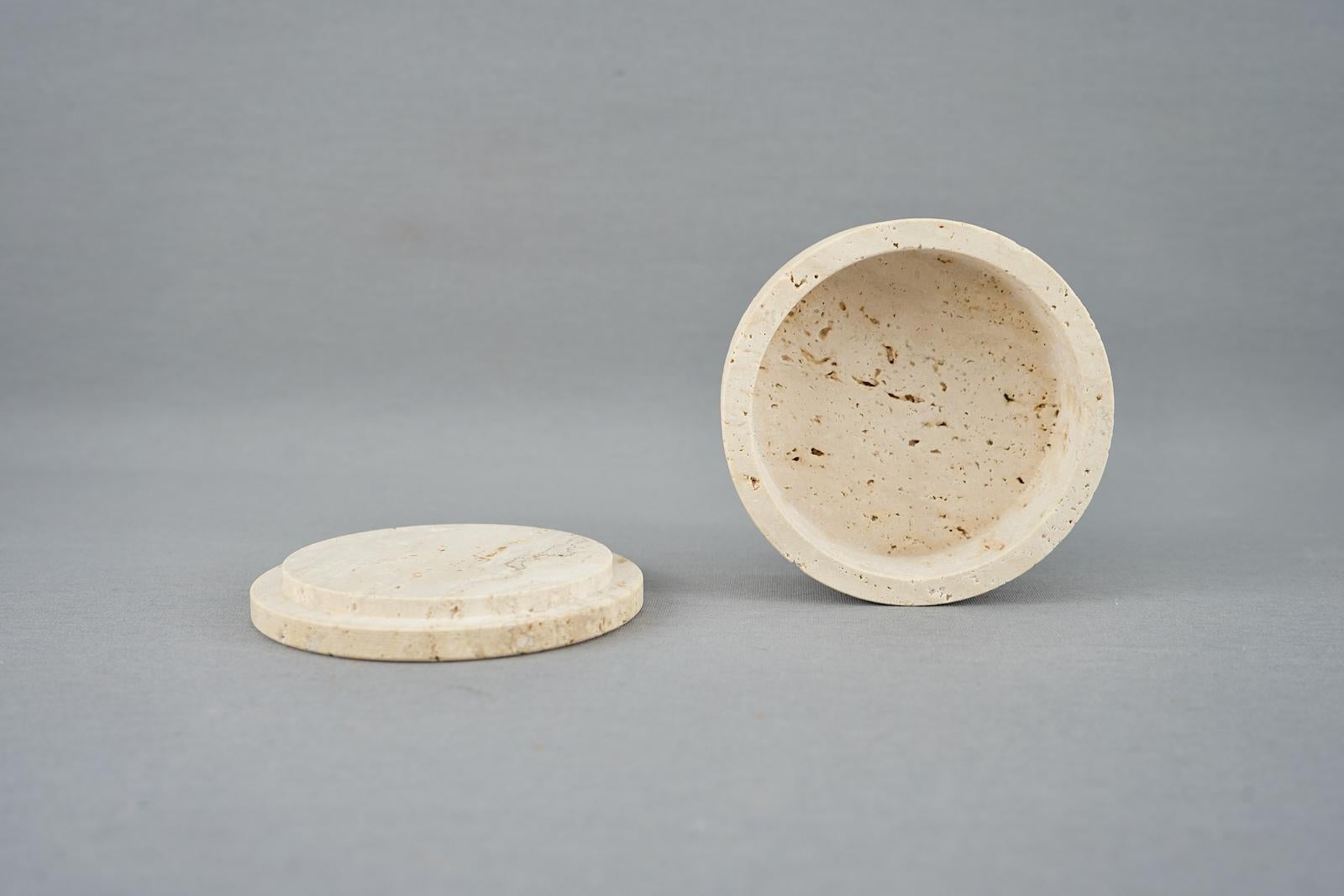 Mid-Century Modern Small Travertine Box with Lid by Up & Up, Italy, 1970s For Sale